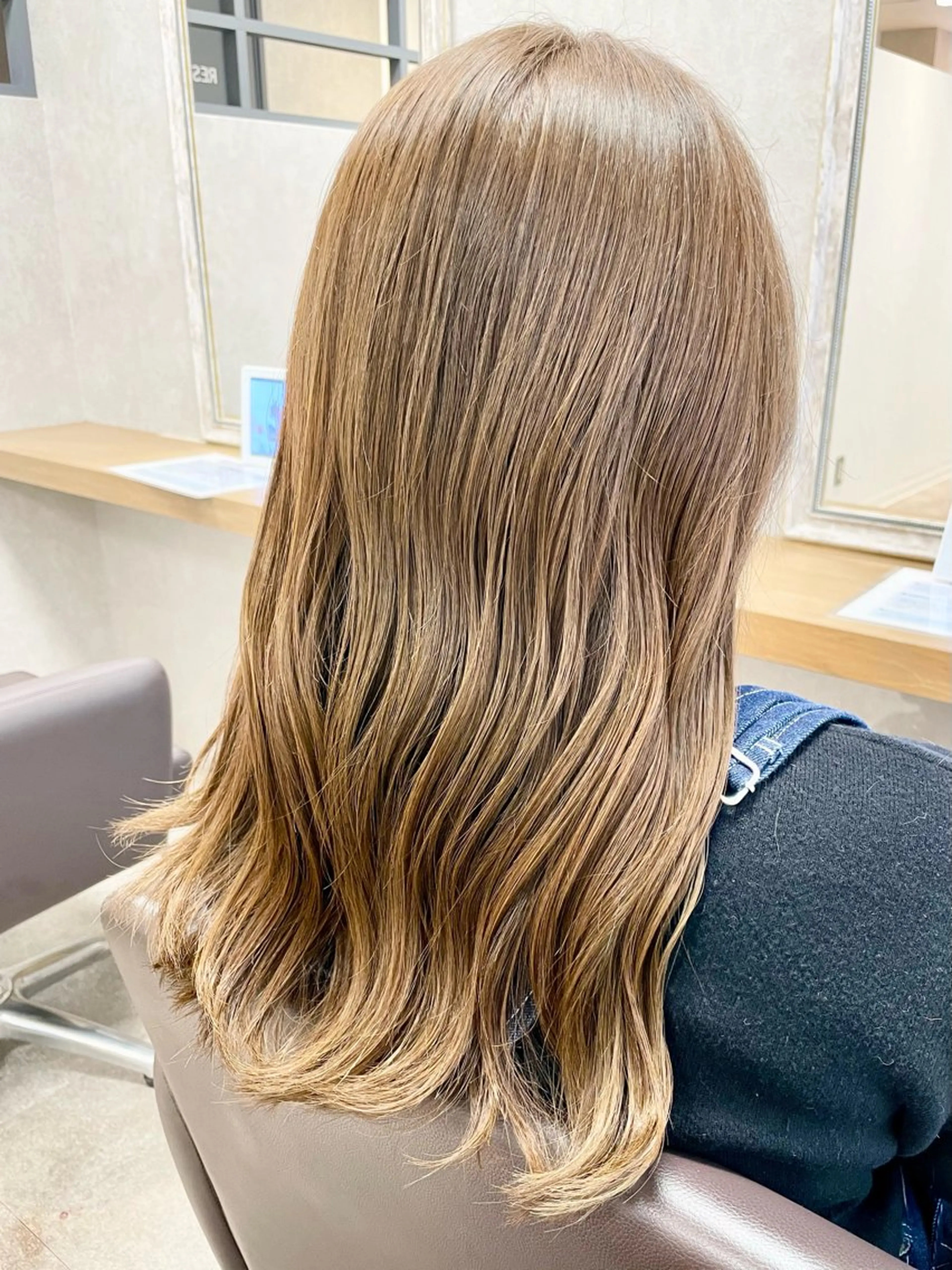 セミロング カラー カット ヘアカラー トリートメント 髪質改善×METEO 店長 貞松直也のヘアスタイル