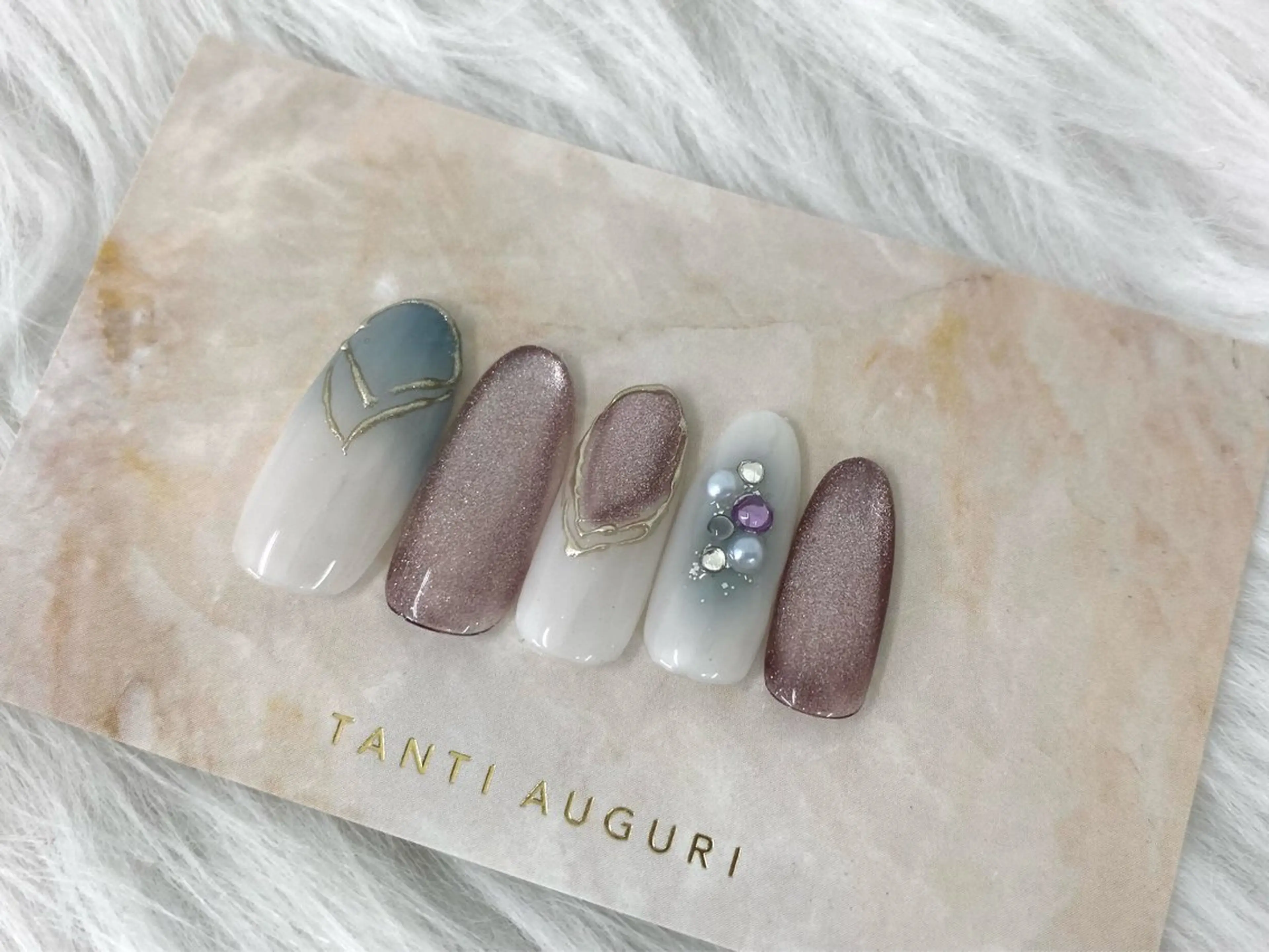 ネイル reyel Aのネイルデザイン