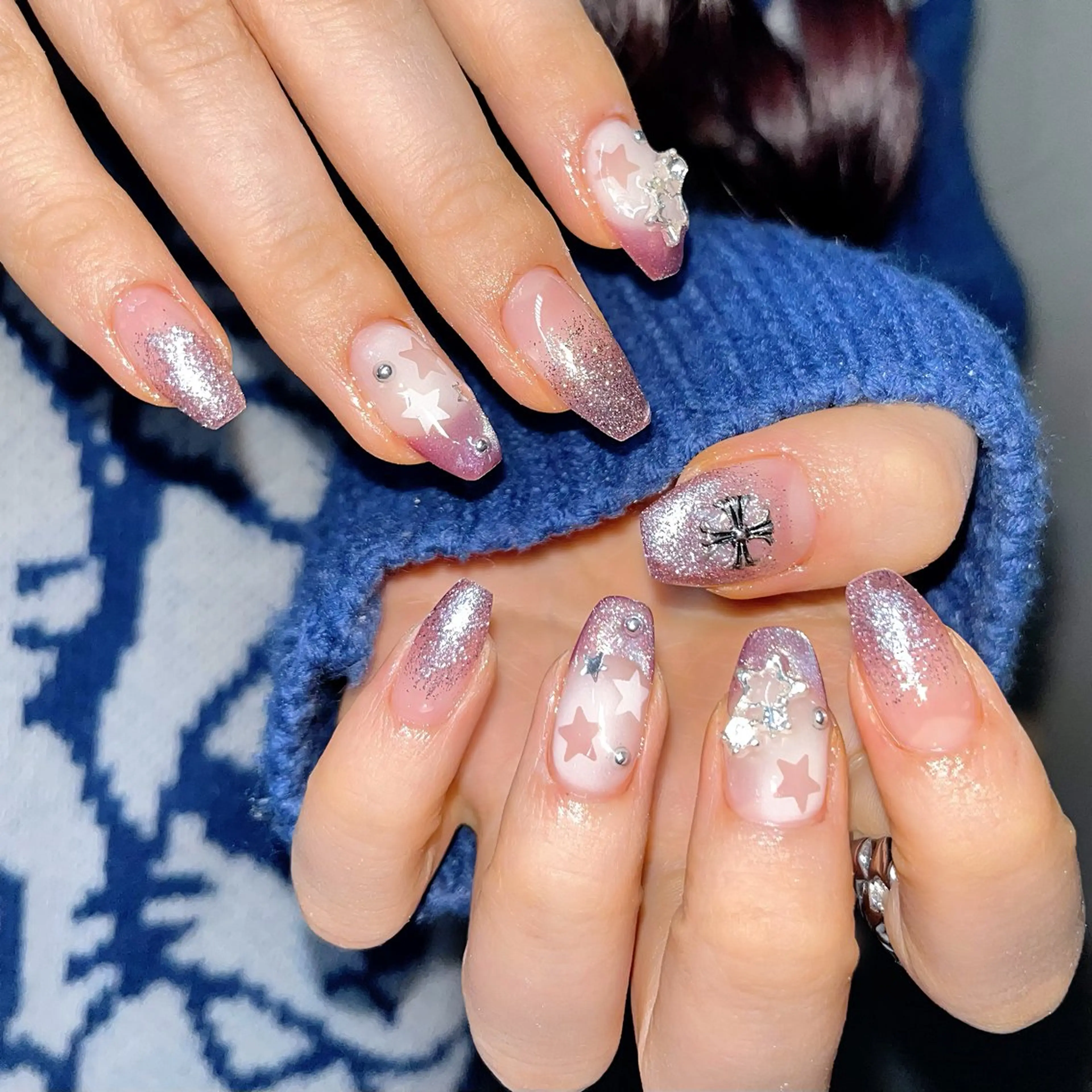 ネイル 韓国ネイル ミラーネイル 持ち込み ニュアンスネイル シルバー ハンドネイル 🫧OPELIA NAIL渋谷🫧のネイルデザイン