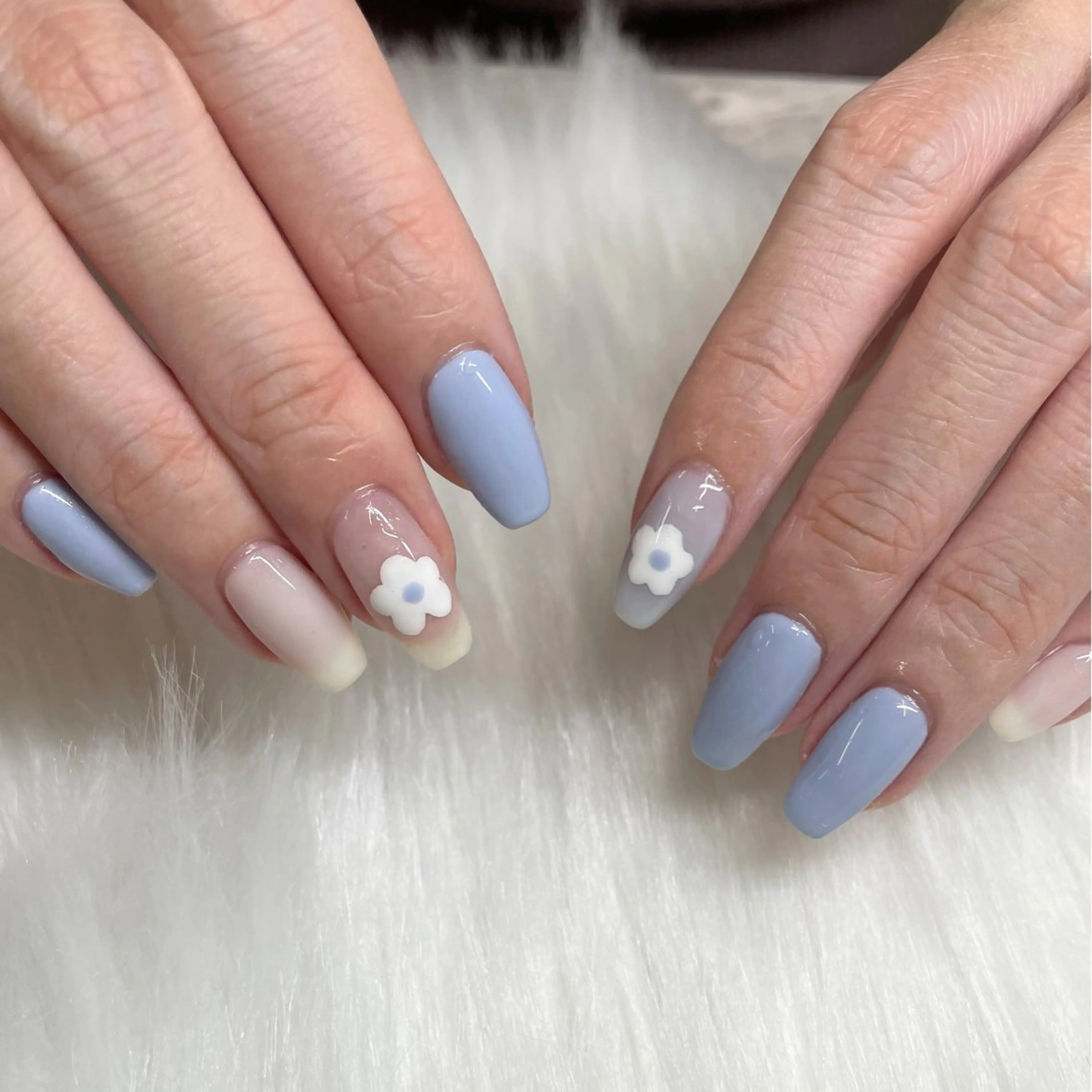 ネイル ハンドネイル 🩶 hanaのネイルデザイン