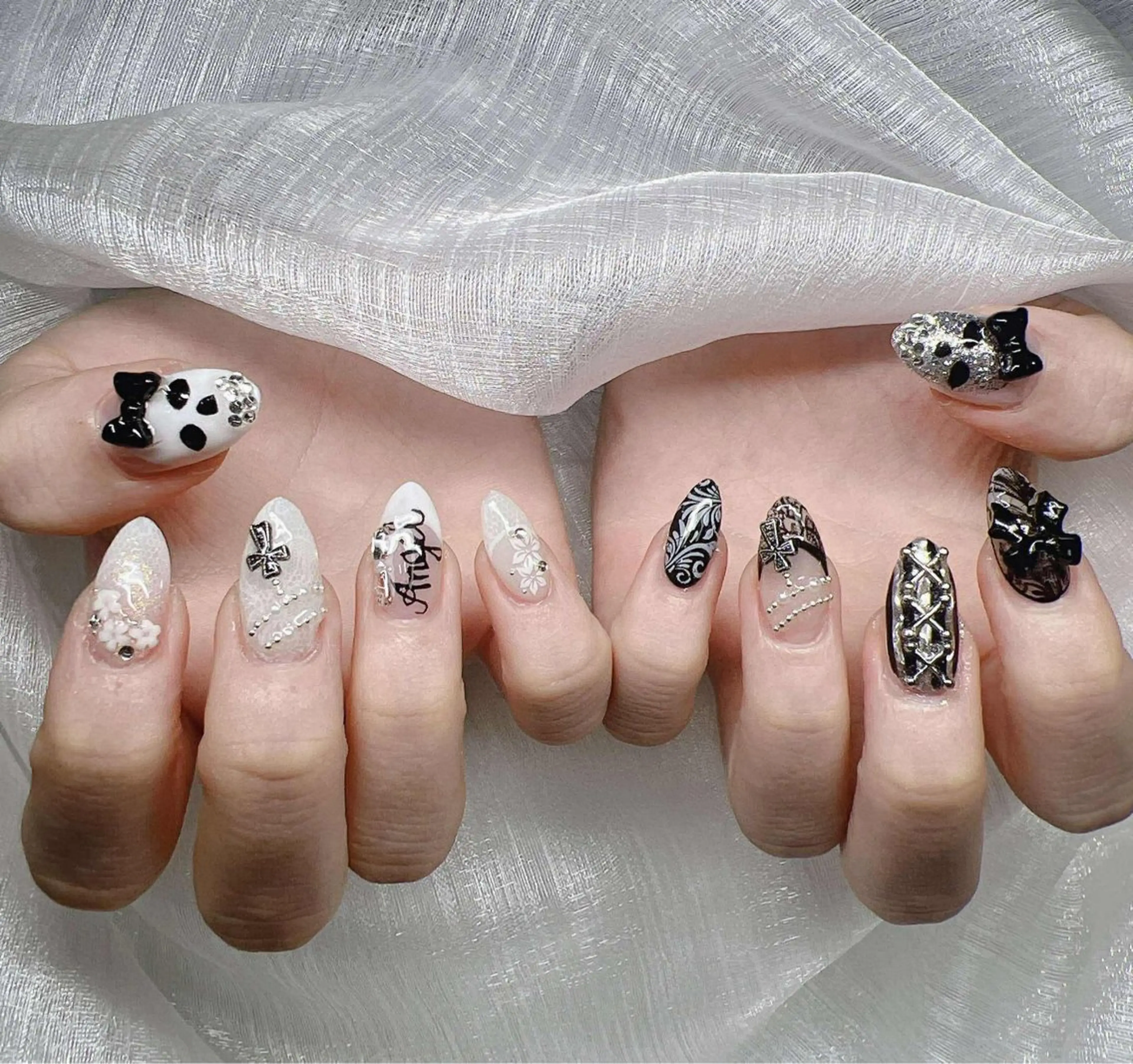 ネイル 長さ出し グラデーション 卒業式 キラキラネイル マグネットネイル ハンドネイル Lee Nailsのネイルデザイン