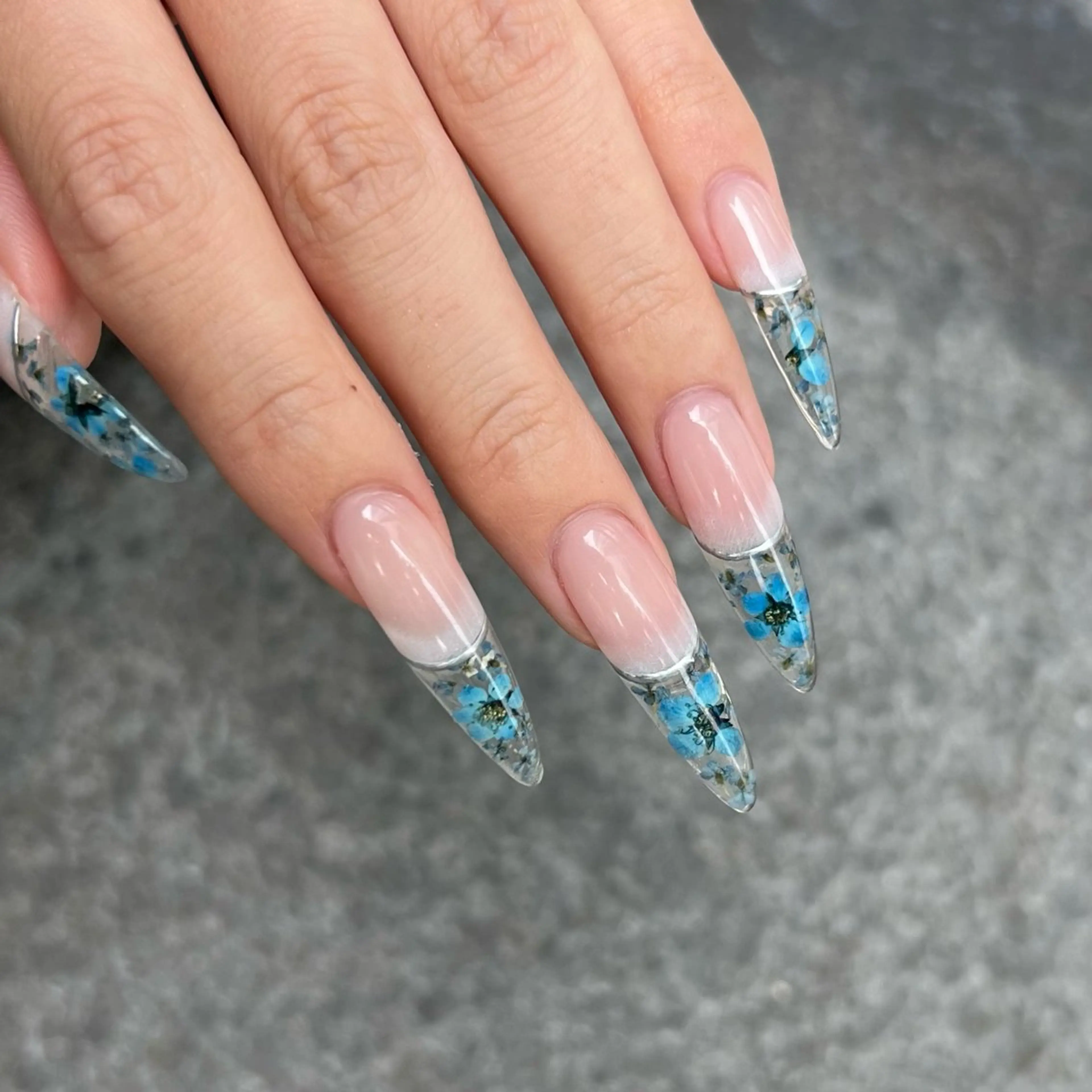 ネイル クリアネイル フレンチネイル HOLOGRAM NAILのネイルデザイン