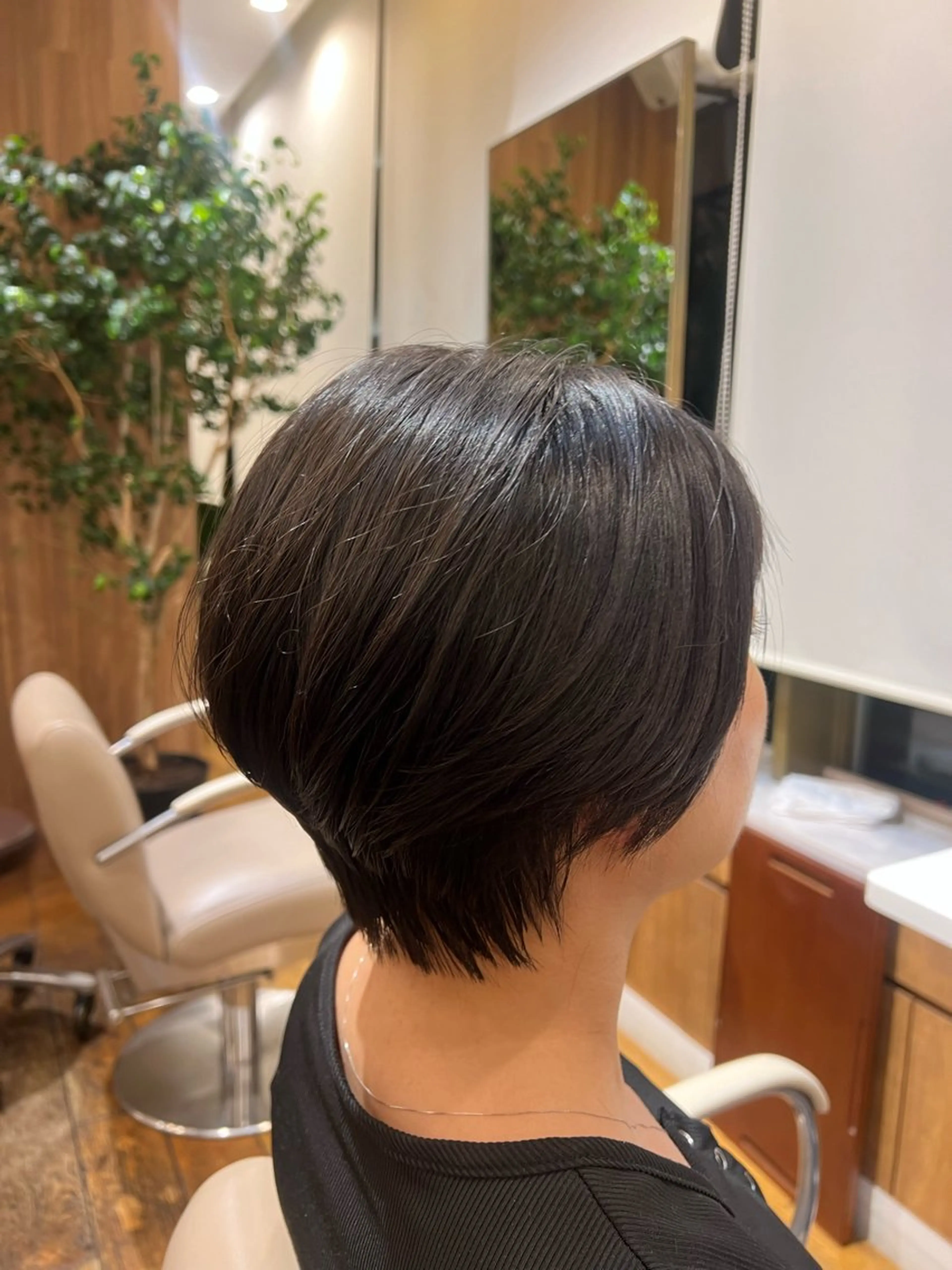 ショート 村中 逸紀のヘアスタイル