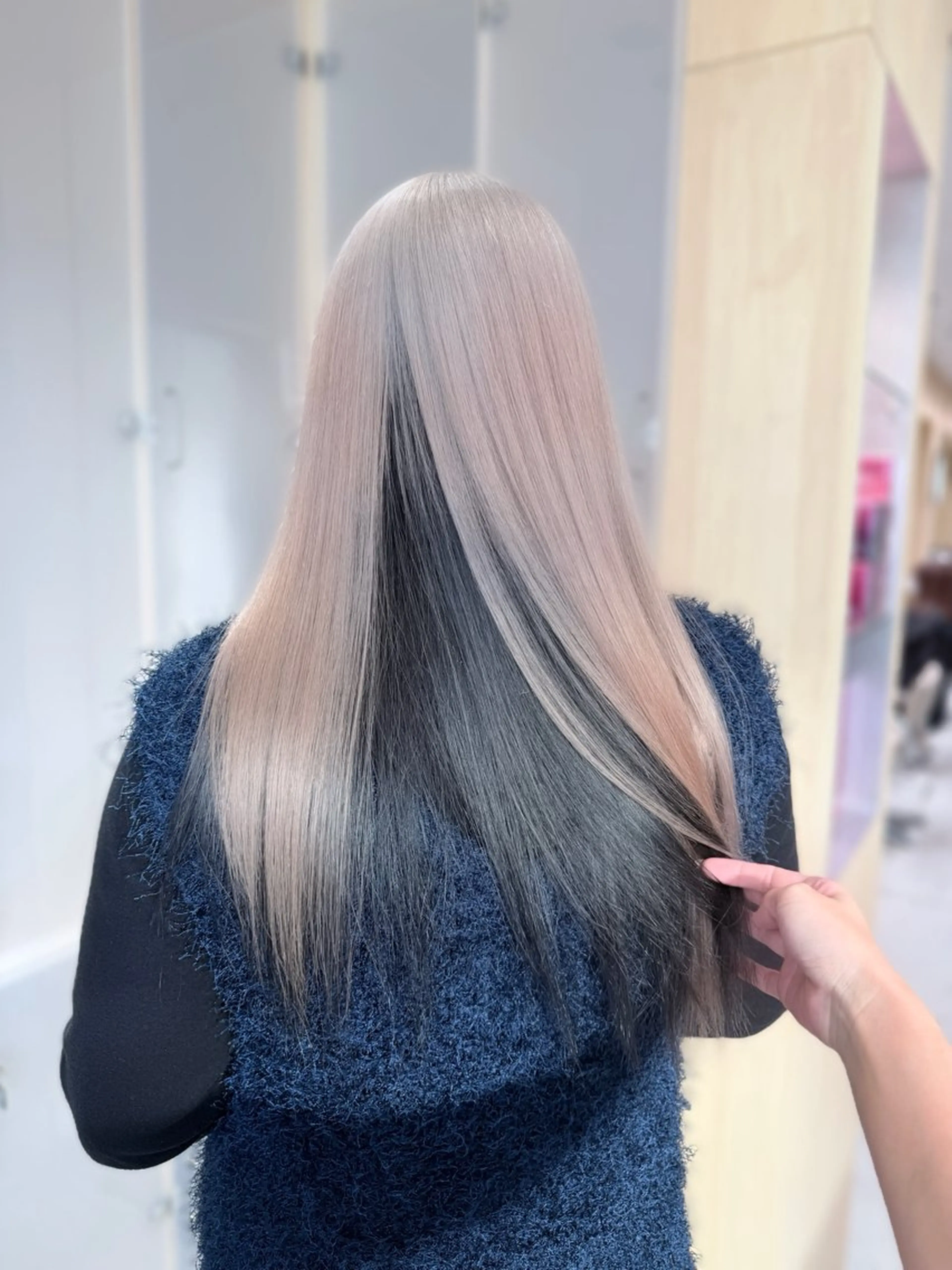 ロング ヘアカラー 吉澤 愛心のヘアスタイル