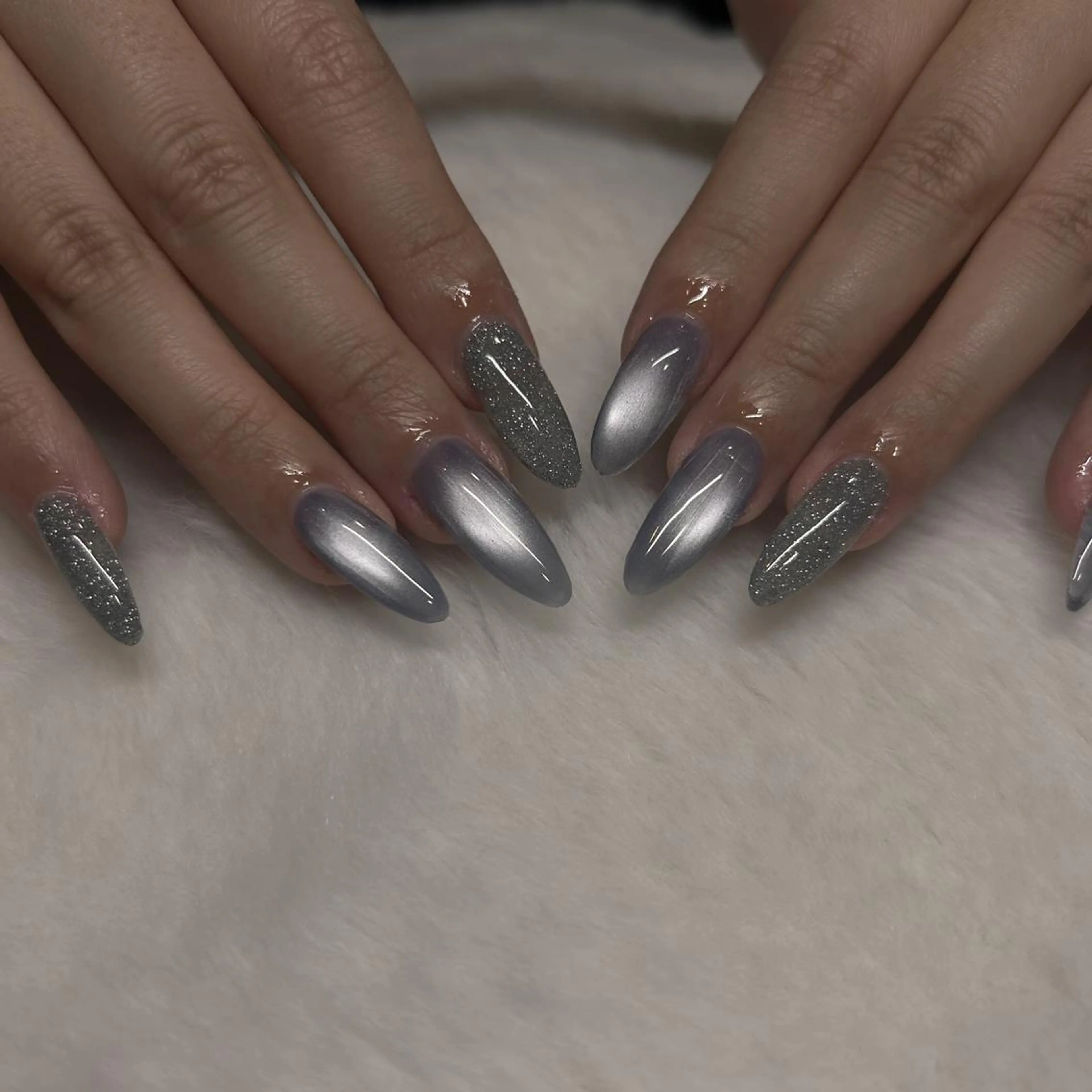 ✨ロングネイル✨【長さだし10本】マグネットorフラッシュ（オフなし）の写真