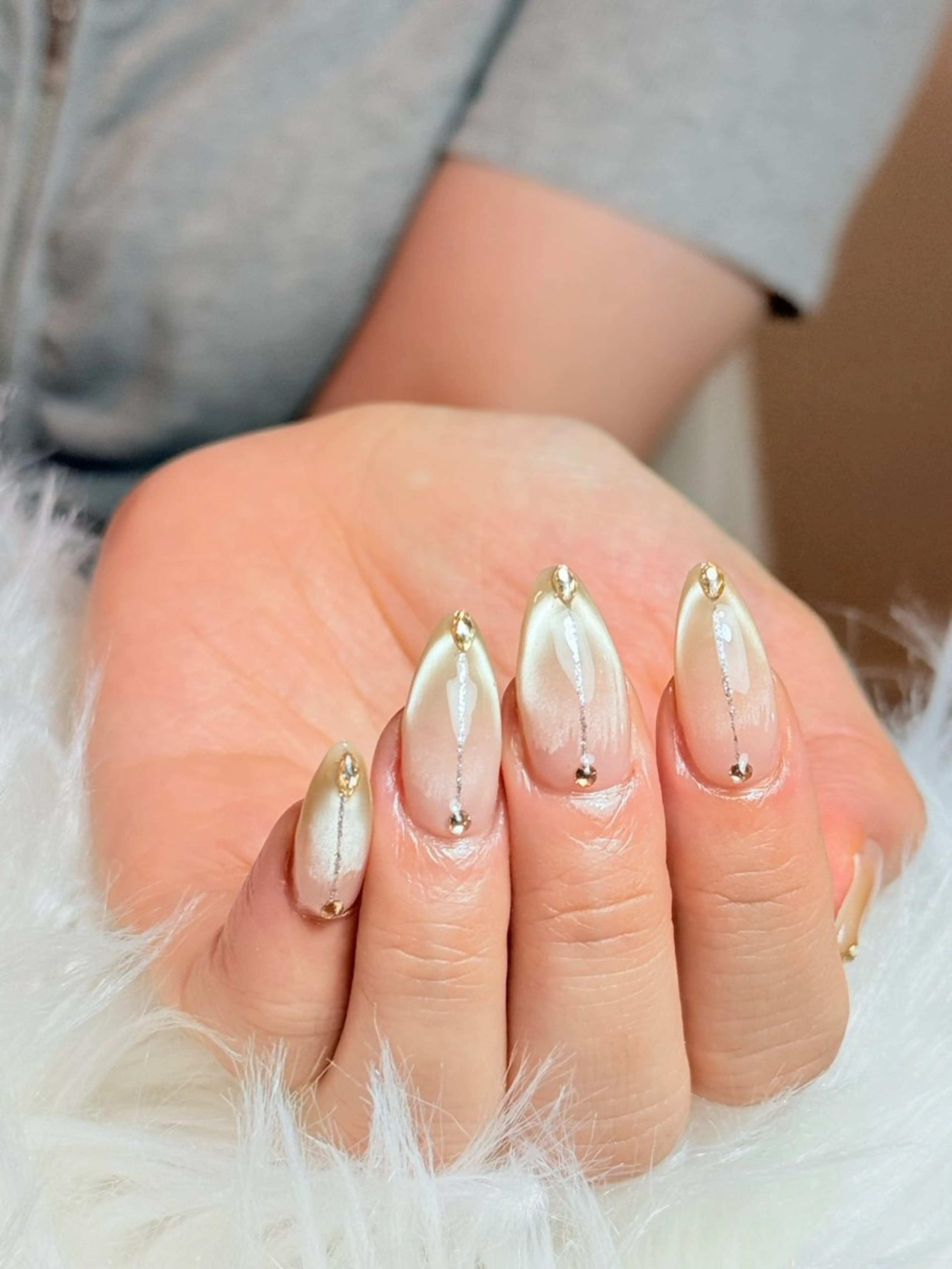 ネイル チークネイル フレンチネイル グラデーション キラキラネイル 韓国ネイル ハンドネイル Risa_ Nailのネイルデザイン