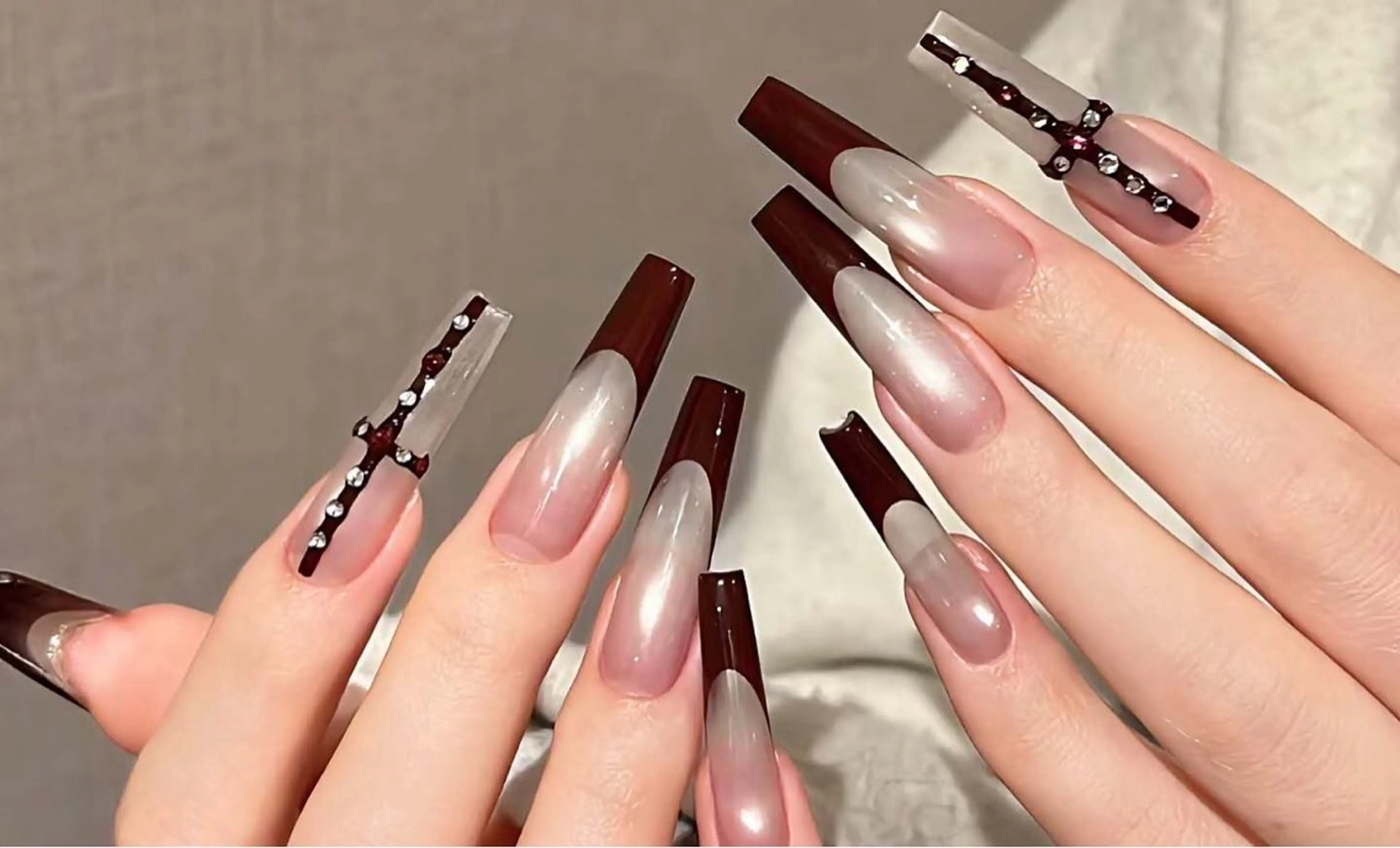 ネイル 小島 阿佑美のネイルデザイン