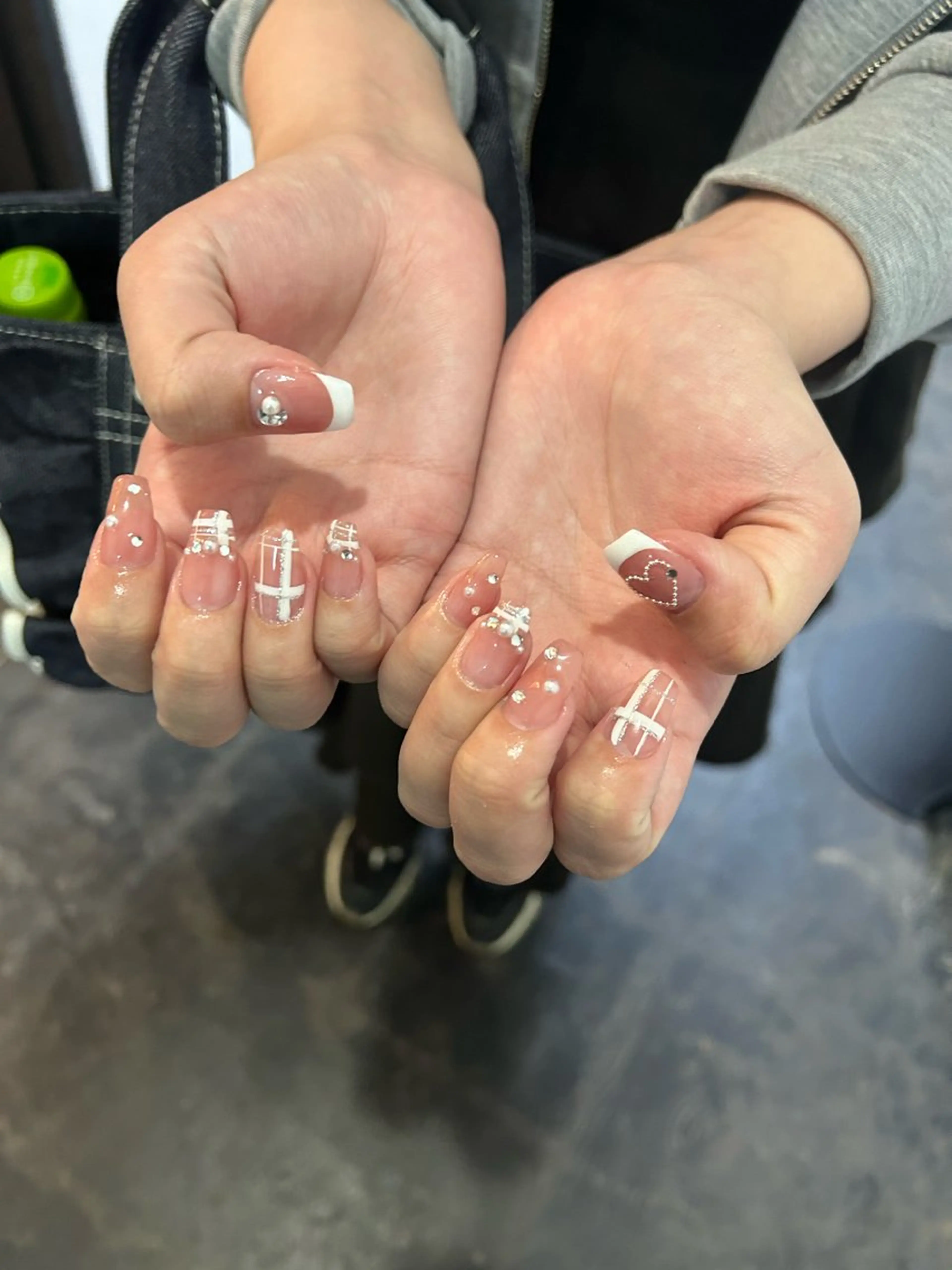 ネイル ガーリー ワンホンネイル ハンドネイル EmaNail天満橋店所属・EmaNail Risaのネイルデザイン