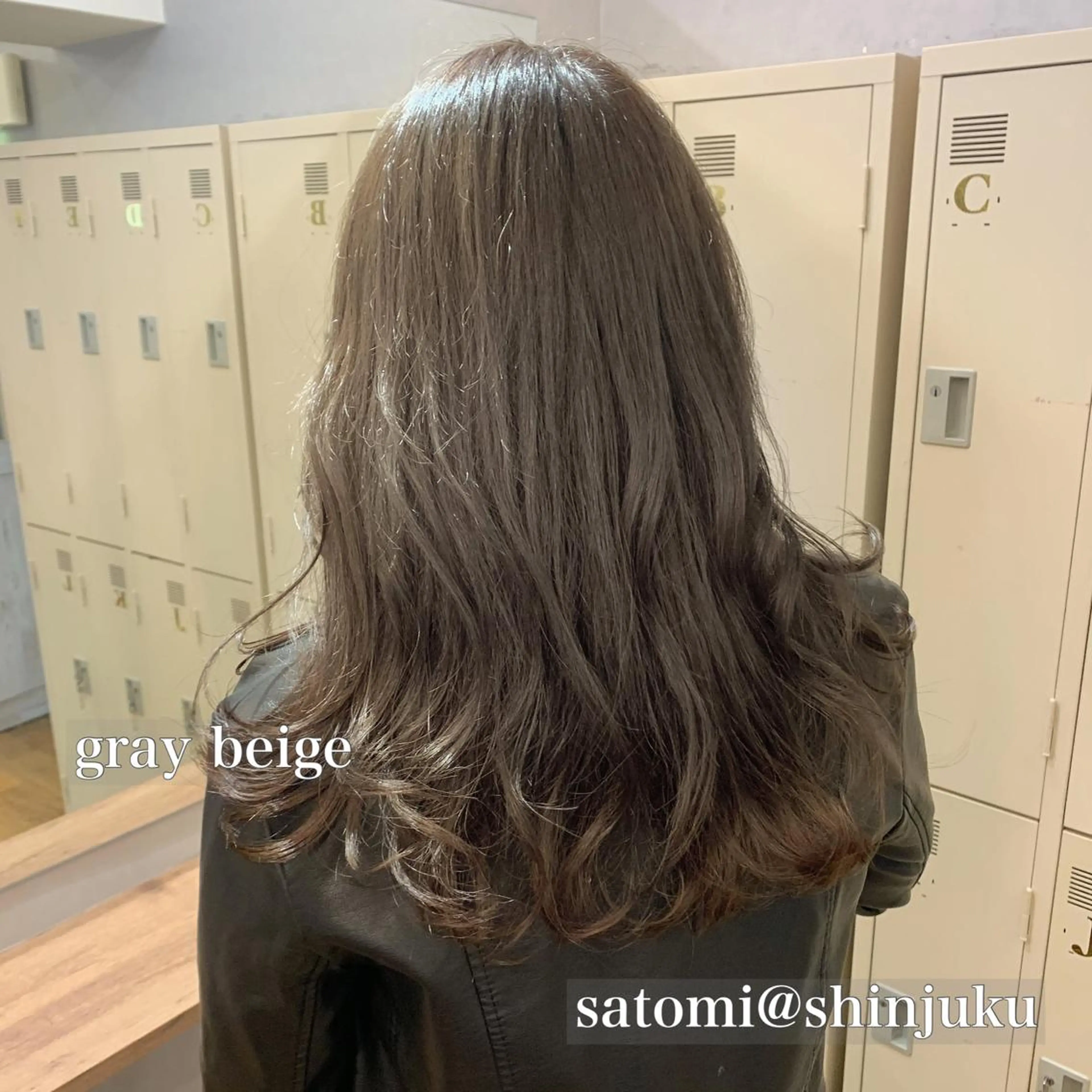 セミロング 淡色ふんわりhair 新宿satomiのヘアスタイル