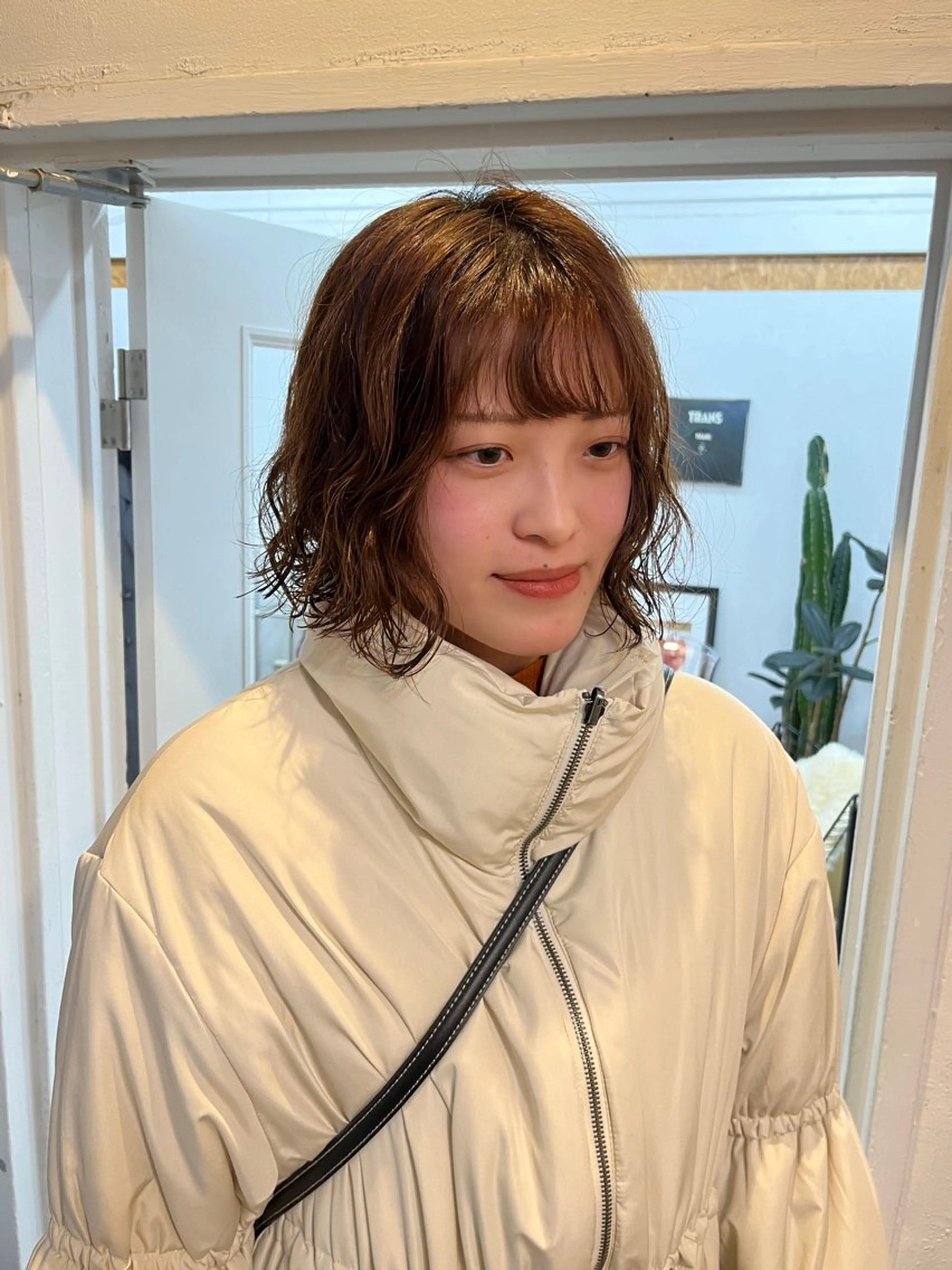 セミロング casi所属・ボブパーマ🥣KON コンナツミのヘアスタイル