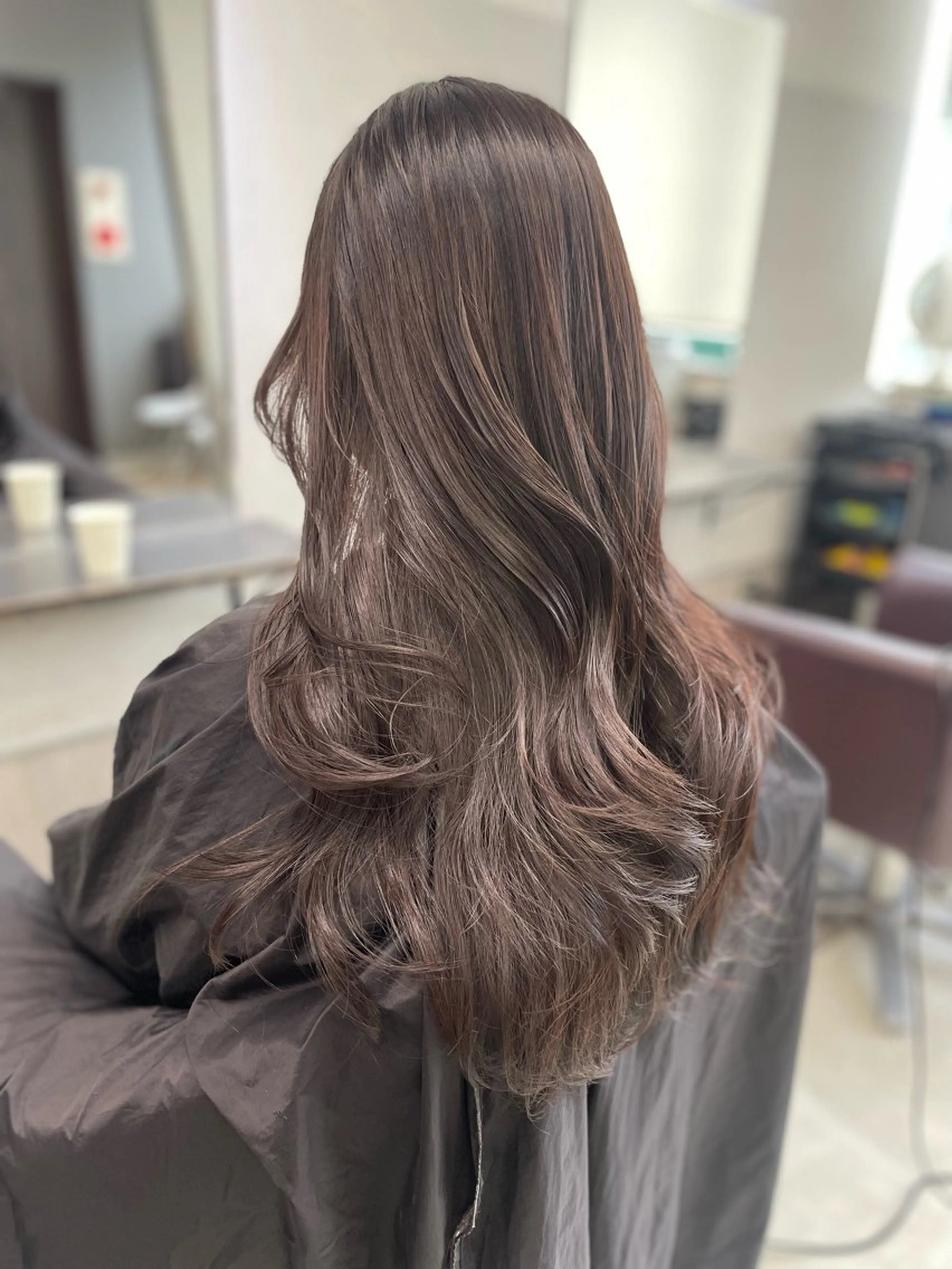 ロング カラー グレージュ レイヤーカット カット ヘアカラー AIRI layer cut hairのヘアスタイル