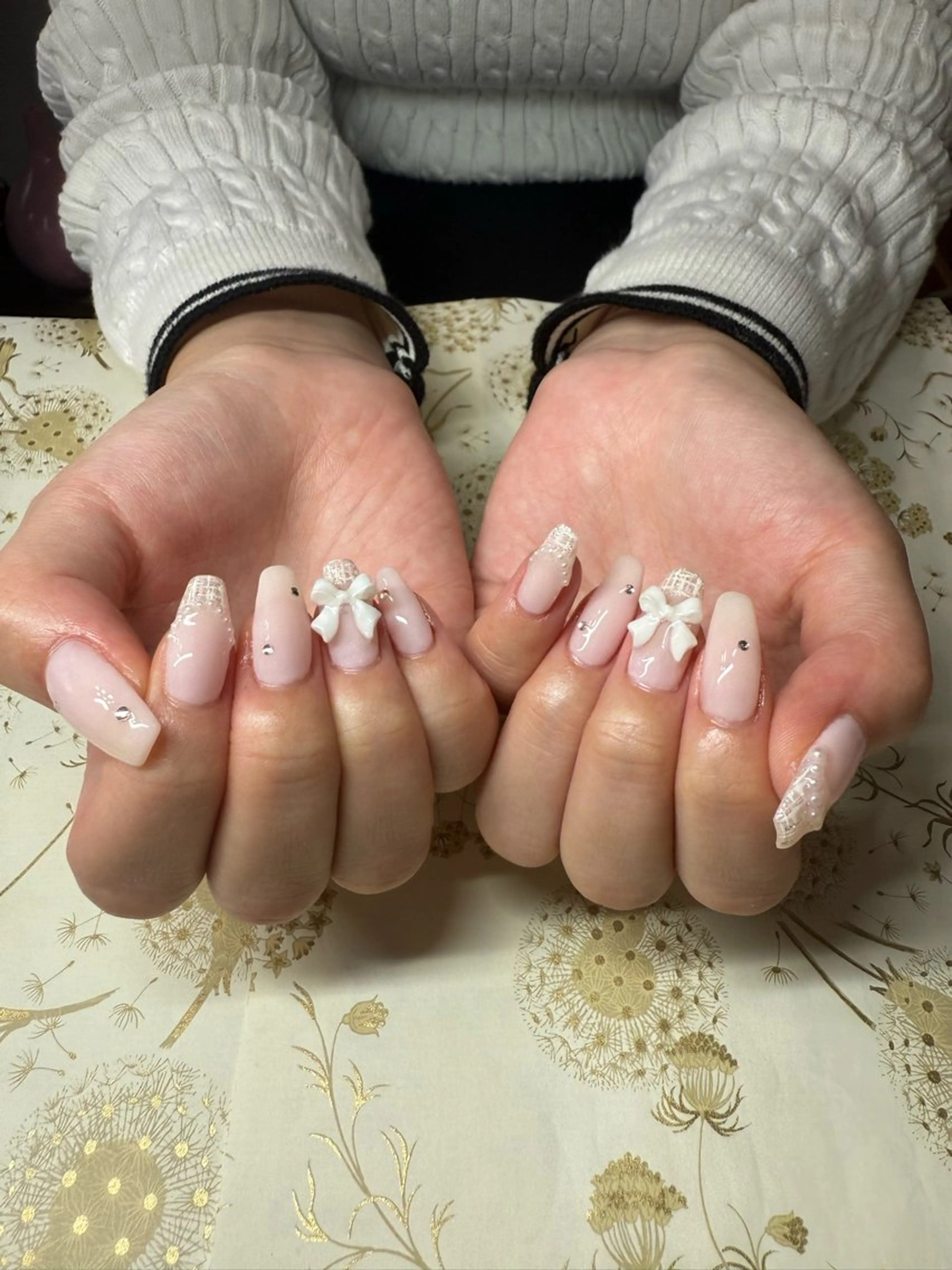 ネイル ロングネイル ピンク リボン ツイードネイル 冬ネイル ハンドネイル miel nailのネイルデザイン