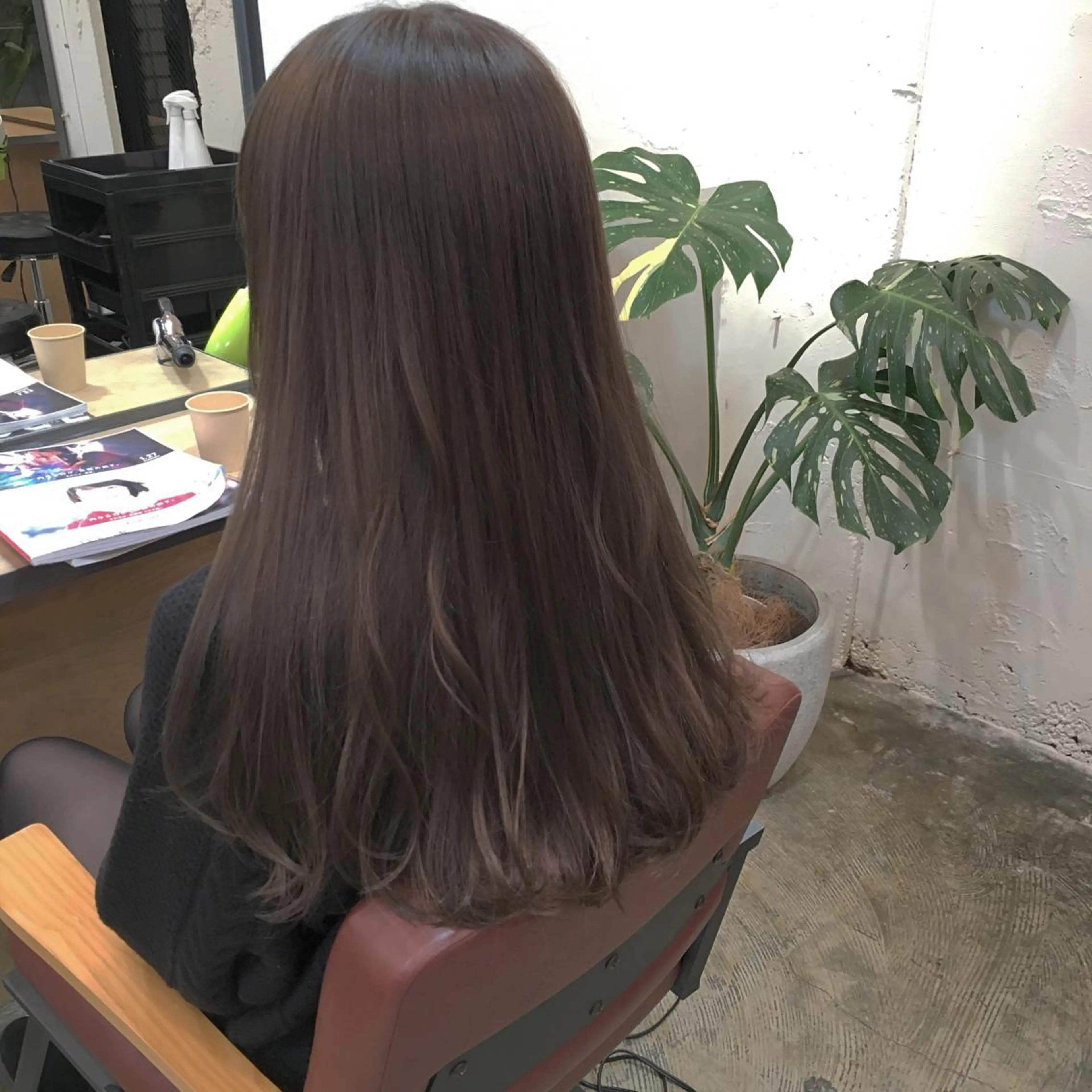 ロング カラー ベージュカラー グラデーションカラー MUUK share salon所属・飯嶋 彩奈のヘアスタイル