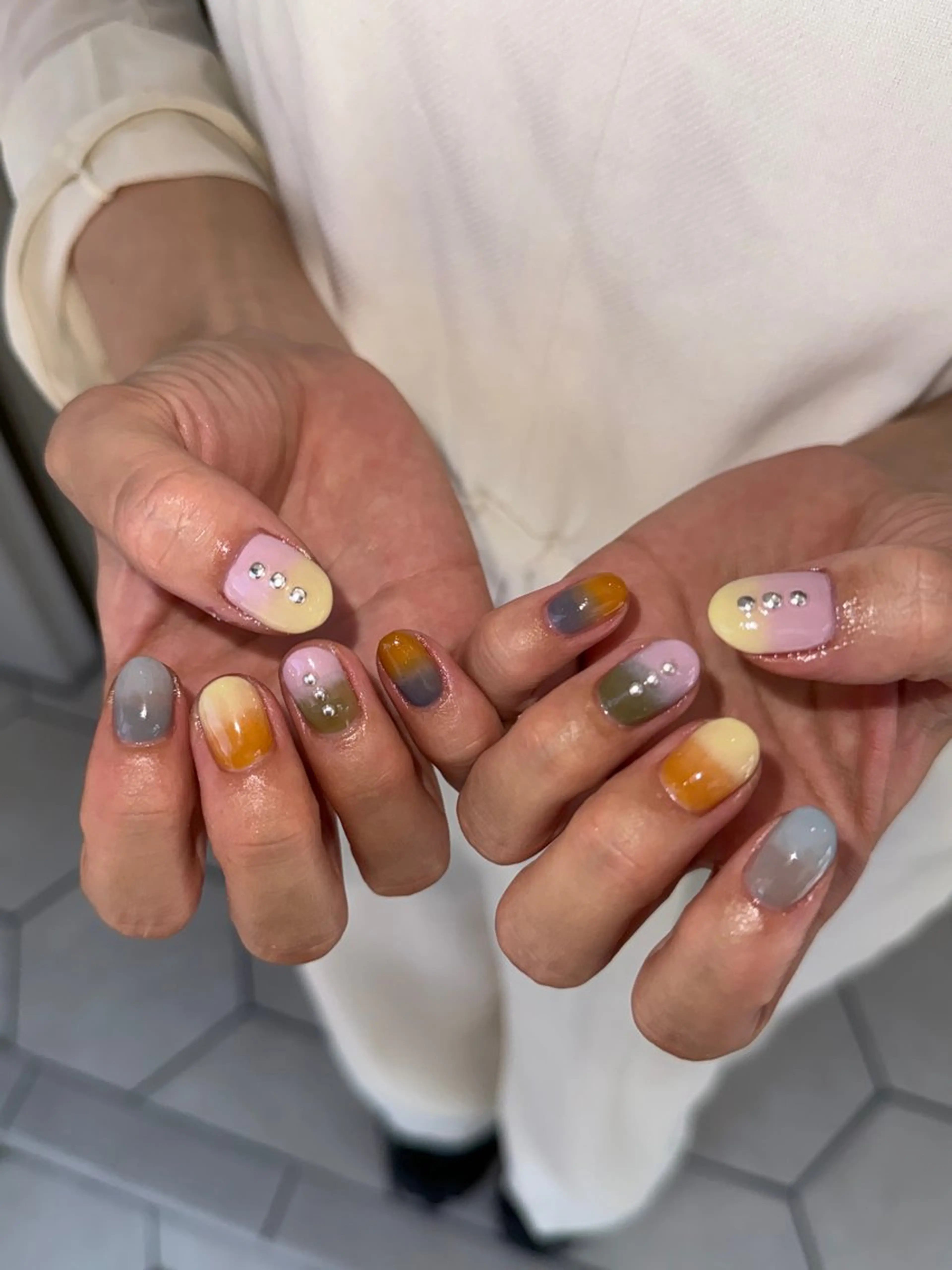 ネイル アートネイル nalu🐚 京橋｜Rommyのネイルデザイン