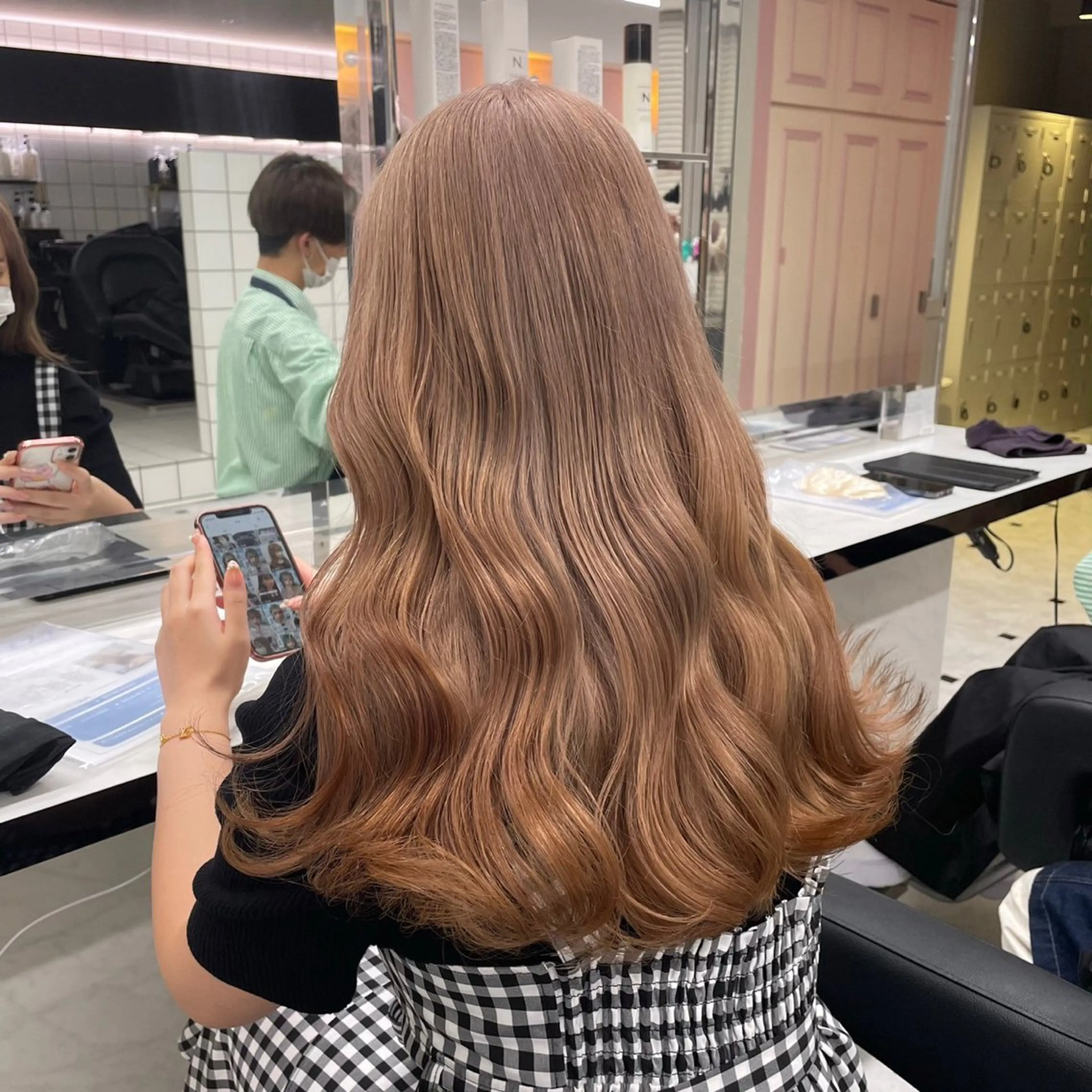 ロング カラー ヘアアレンジ 韓国レイヤー＆ピンク 艶髪🩶maikoのヘアスタイル