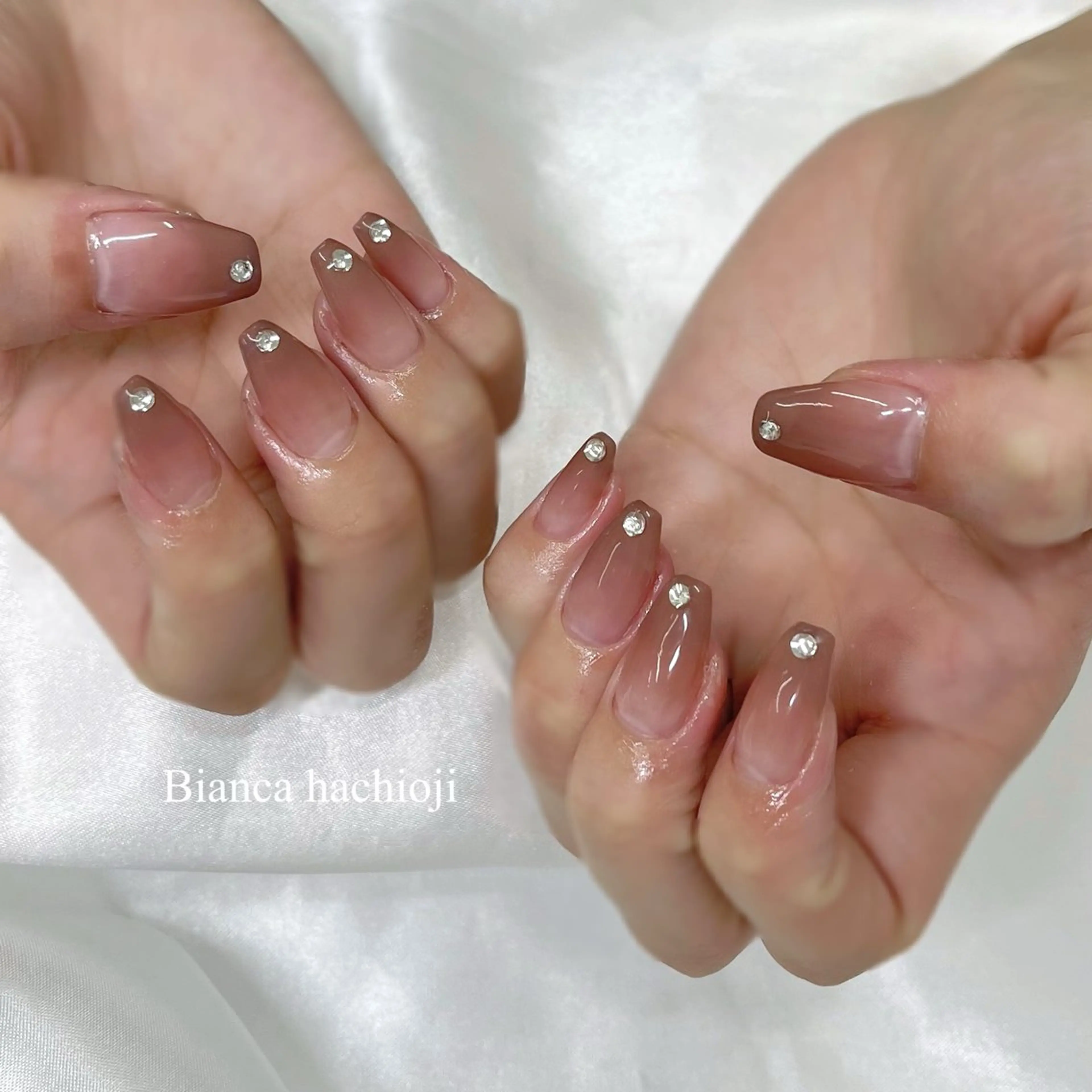 ネイル Bianca🩶 SHIONOのネイルデザイン