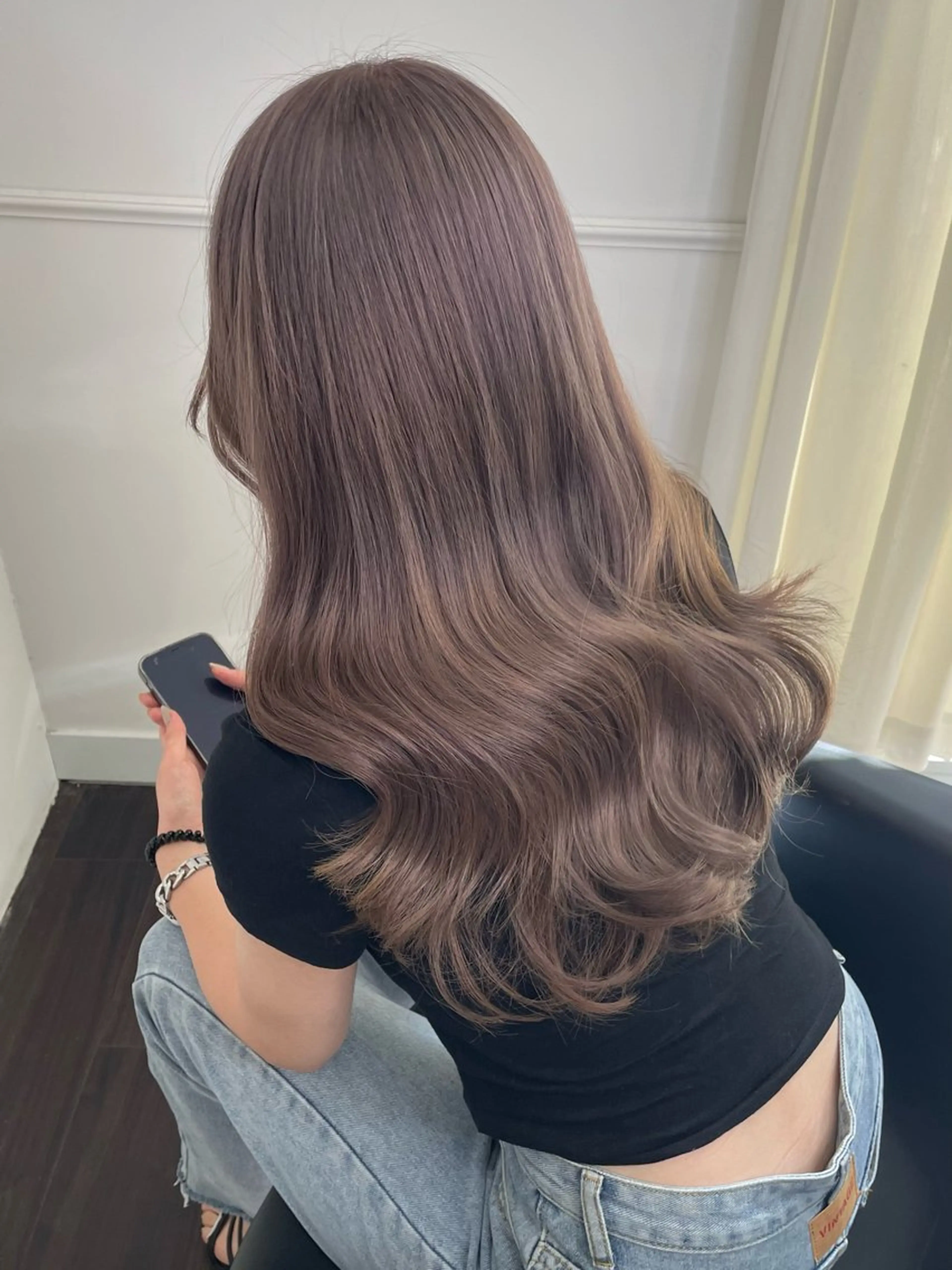 ロング カラー ヘアアレンジ アッシュ ベージュカラー ブリーチ 透明感カラー ダブルカラー maoブリーチ無し 似合わせカラーのヘアスタイル