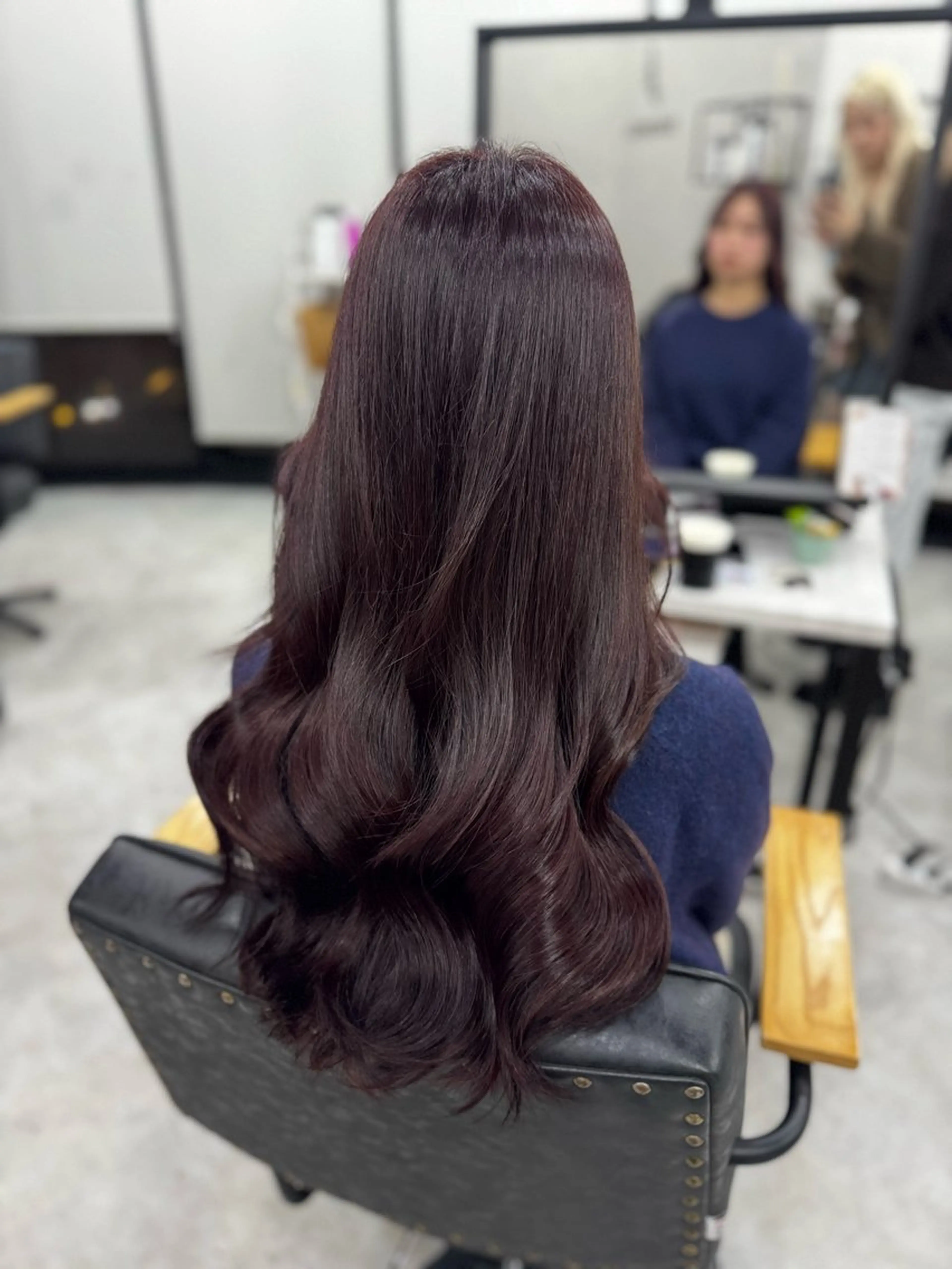 ロング カラー ボルドーカラー レッドカラー カット ヘアカラー トリートメント 赤み無し柔らかカラー 【梅田】madokaのヘアスタイル