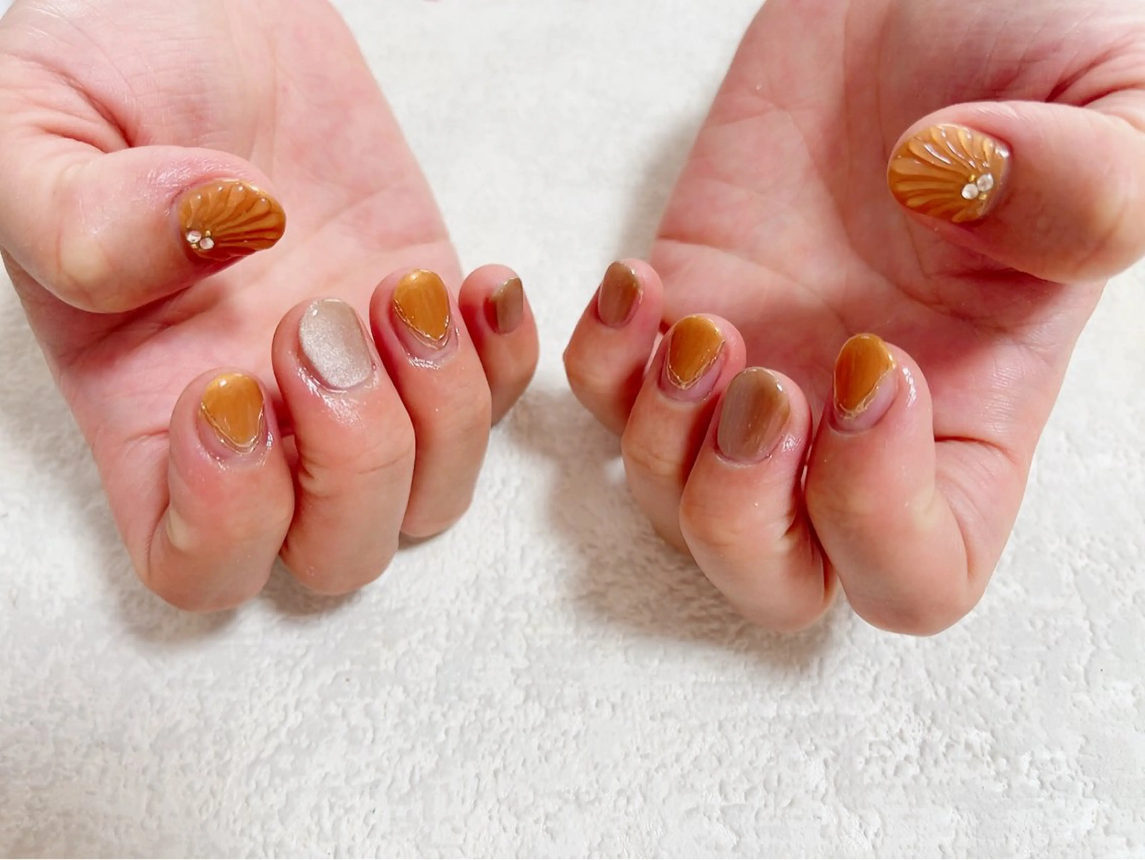 ネイル フットネイル ジェルネイル キラキラネイル メンズネイル オレンジ kiki nail たまプラーザのネイルデザイン