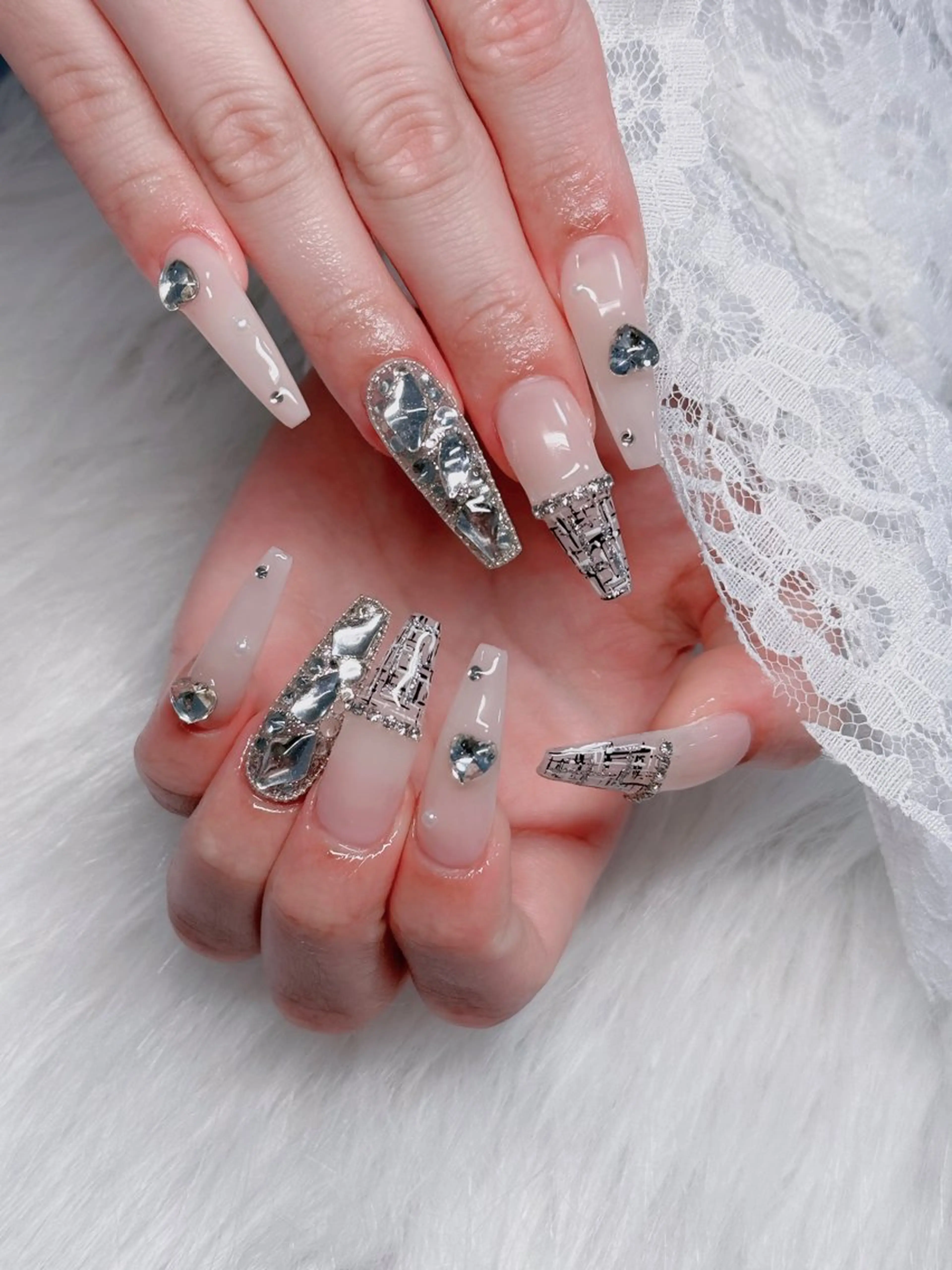 ネイル オーロラネイル フレンチネイル ジェルネイル ハロウィン キラキラネイル ハンドネイル H.baby Nail Salonのネイルデザイン