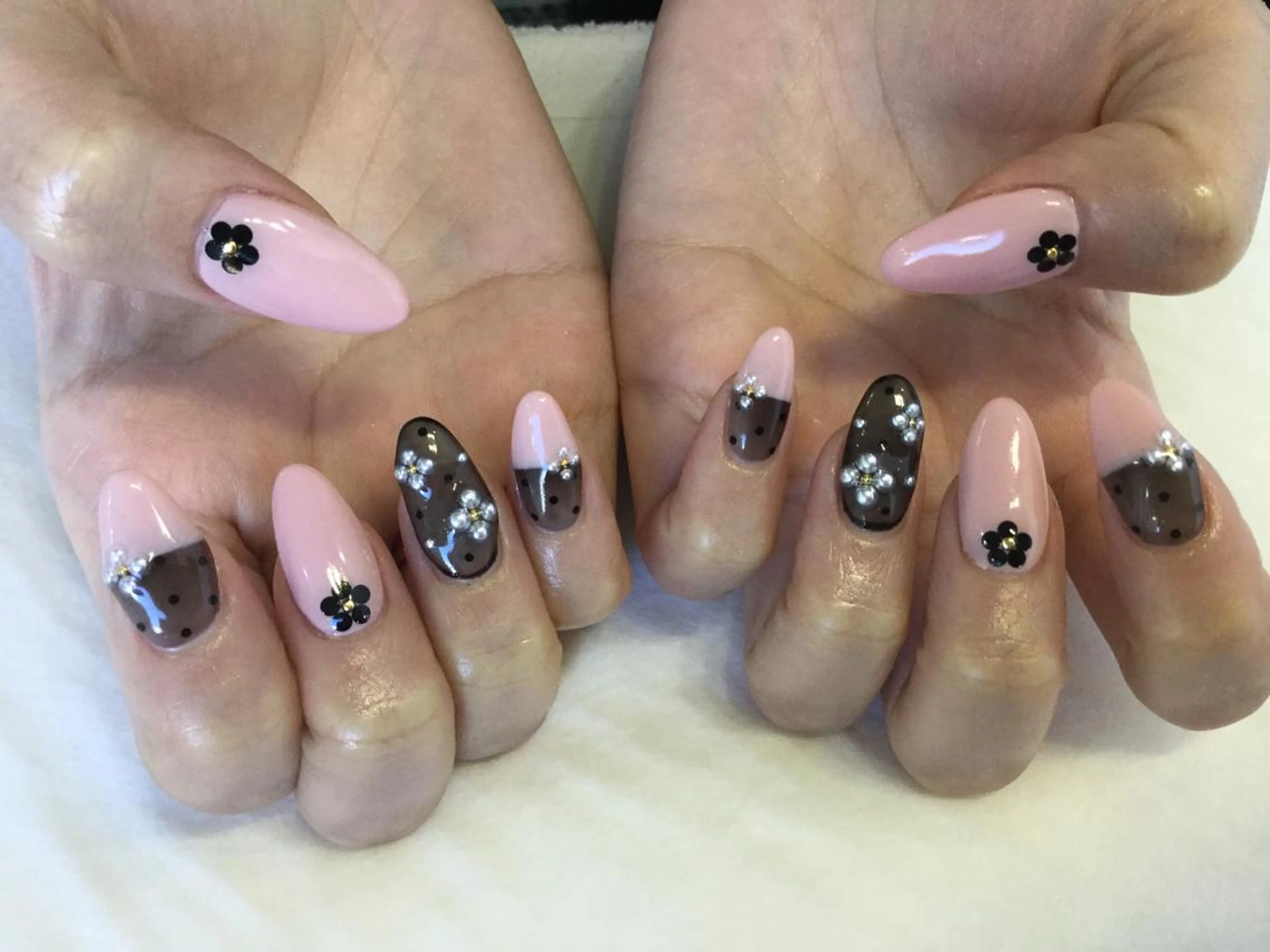 ネイル ハンドネイル 💎🐰 saki. m 🐰💎のネイルデザイン