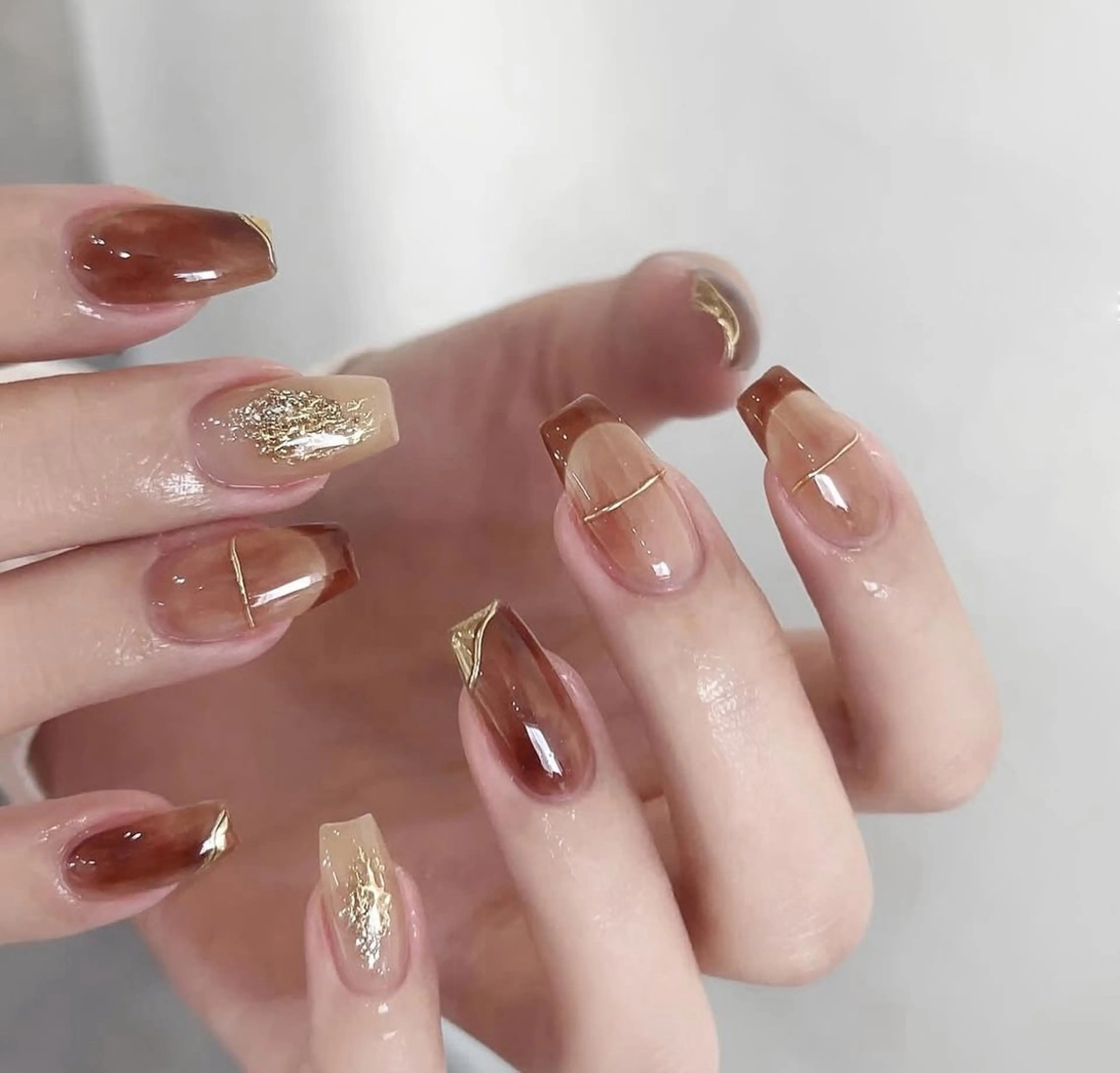 ネイル オーロラネイル フレンチネイル ジェルネイル ハロウィン キラキラネイル H.baby Nail Salonのネイルデザイン