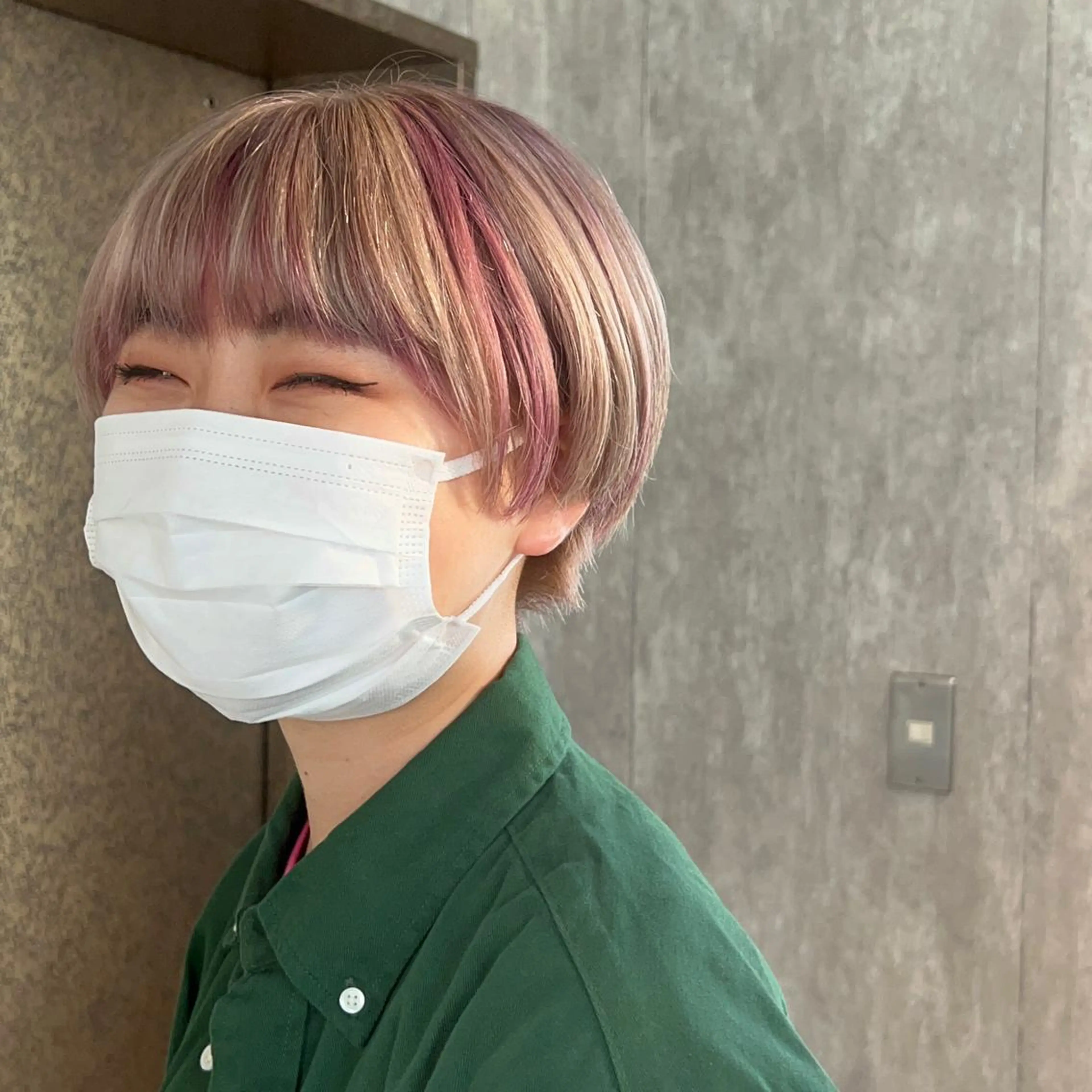 ショート カラー ヘアアレンジ ベージュカラー ピンクカラー ホワイトベージュ TIDEHAIR SHIHOのヘアスタイル