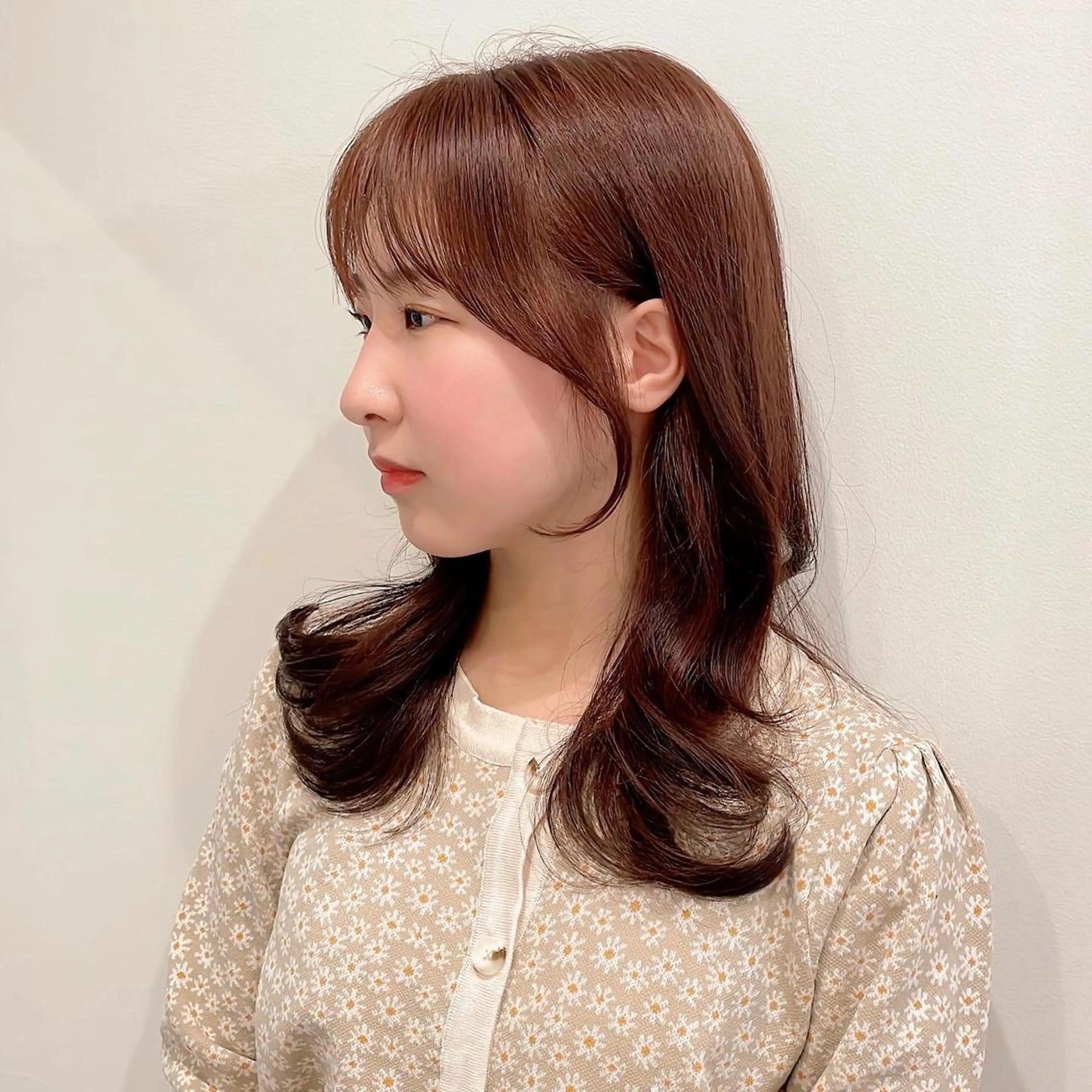 セミロング カット ヘアカラー トリートメント 🌹ハッシュカット、 レイヤー韓国ヘア🌹のヘアスタイル