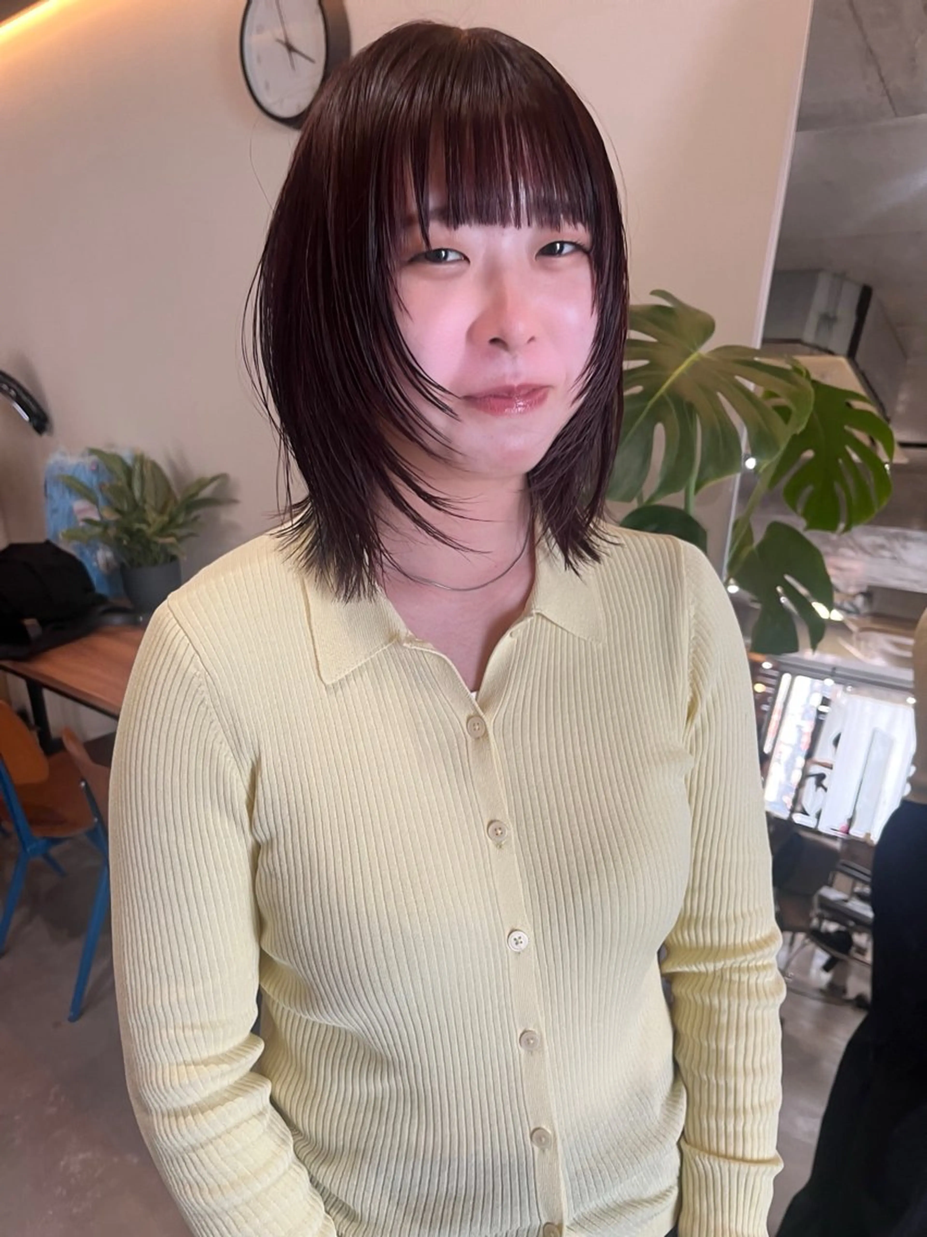 ミディアム ミディアムレイヤー アッシュ オレンジブラウン 顔まわりレイヤー ハッシュカット カット レイヤーカット\ウル フ　chinatsuのヘアスタイル