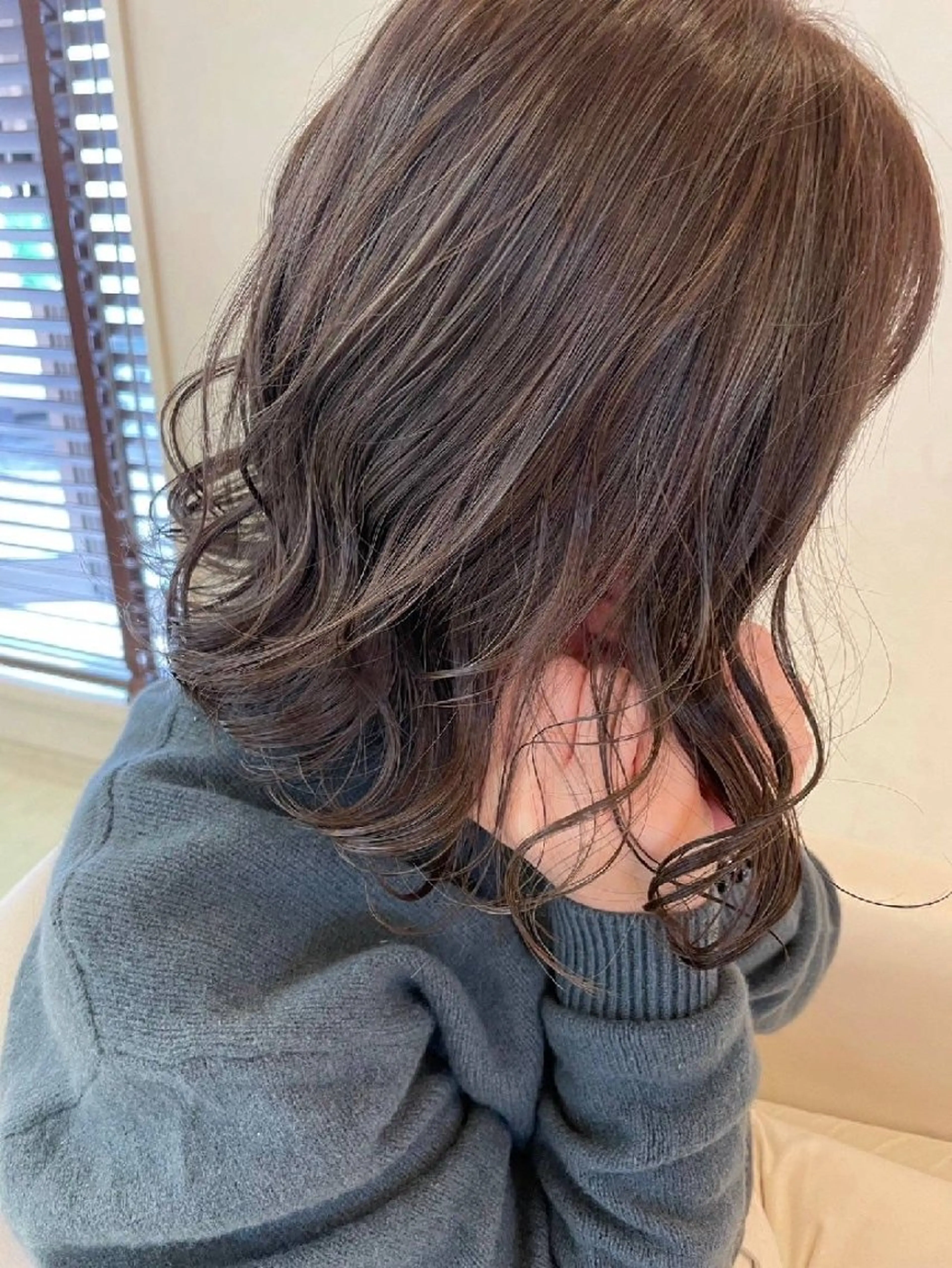 ロング 一谷 樹のヘアスタイル