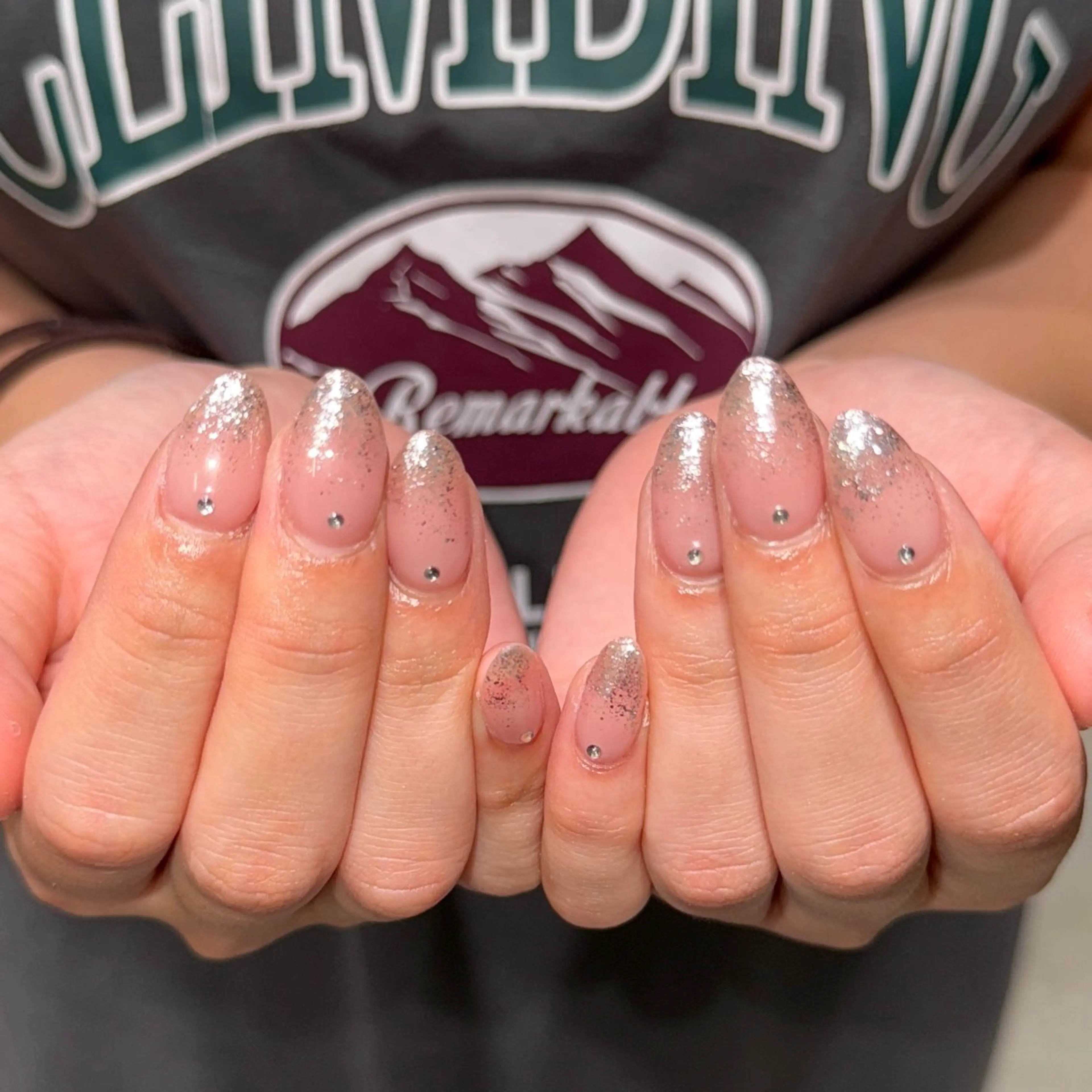 🌷新人ネイリストラメグラデーション（ジェルオフ無料）パーツ追加🆗（別料金）の写真