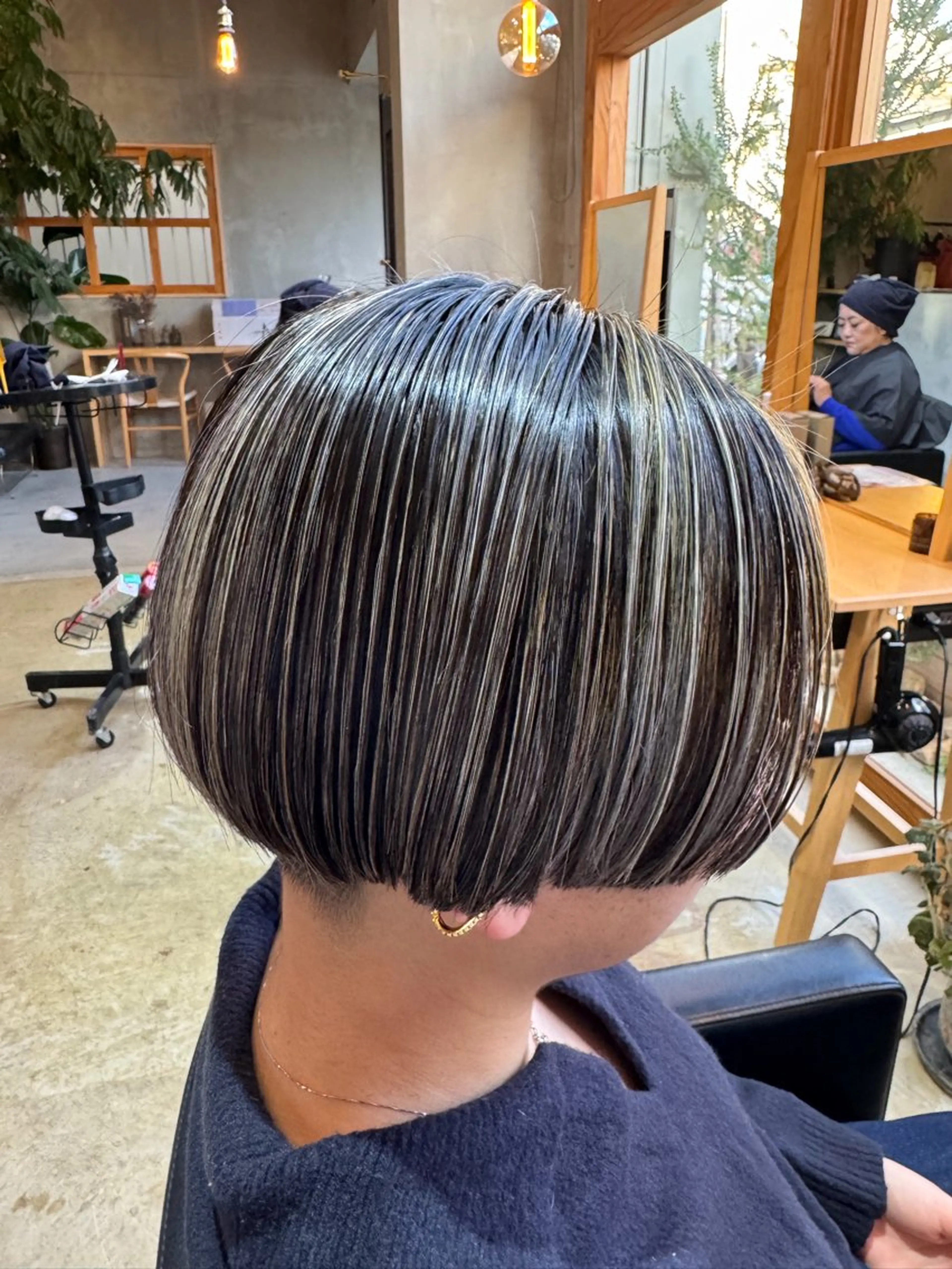 ショート ハイライト カット ヘアカラー トリートメント シンヤヘアーズ 泉大津本店のヘアスタイル