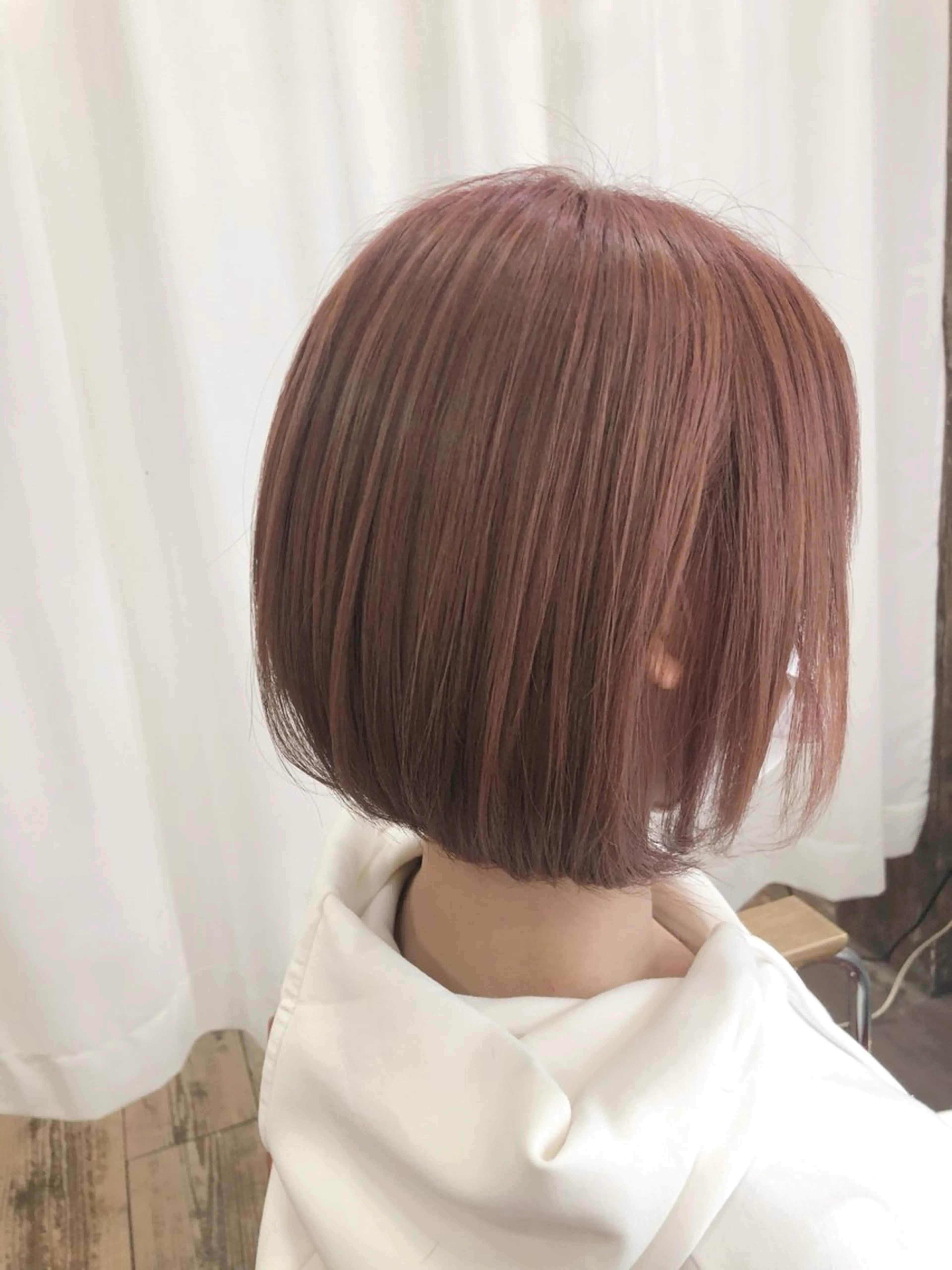 ショート カラー ベージュカラー ブリーチ ピンクカラー ピンクベージュ ボブ Bob &髪質改善 NEMOTOのヘアスタイル