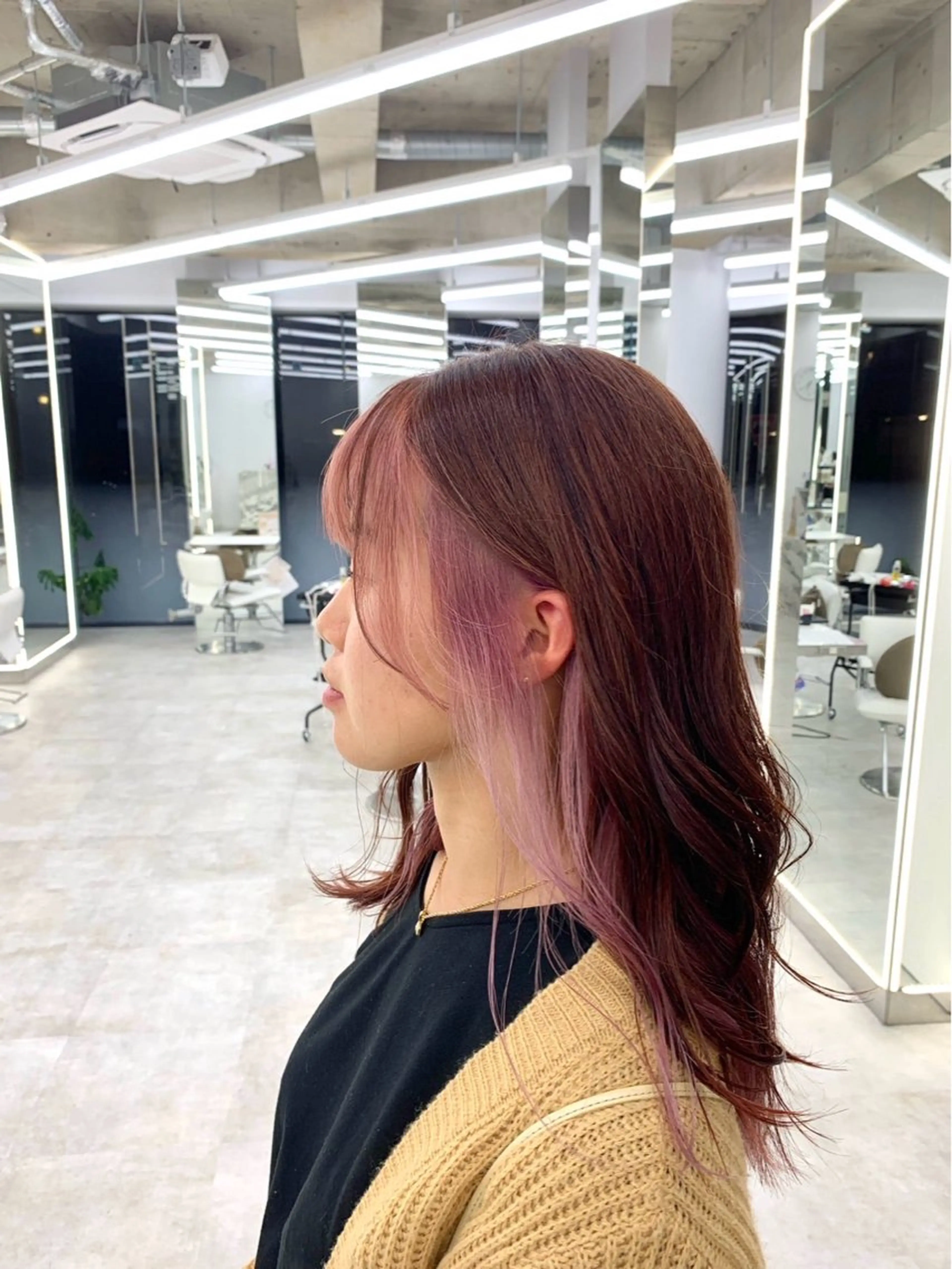 カラー あおき いおりのヘアスタイル