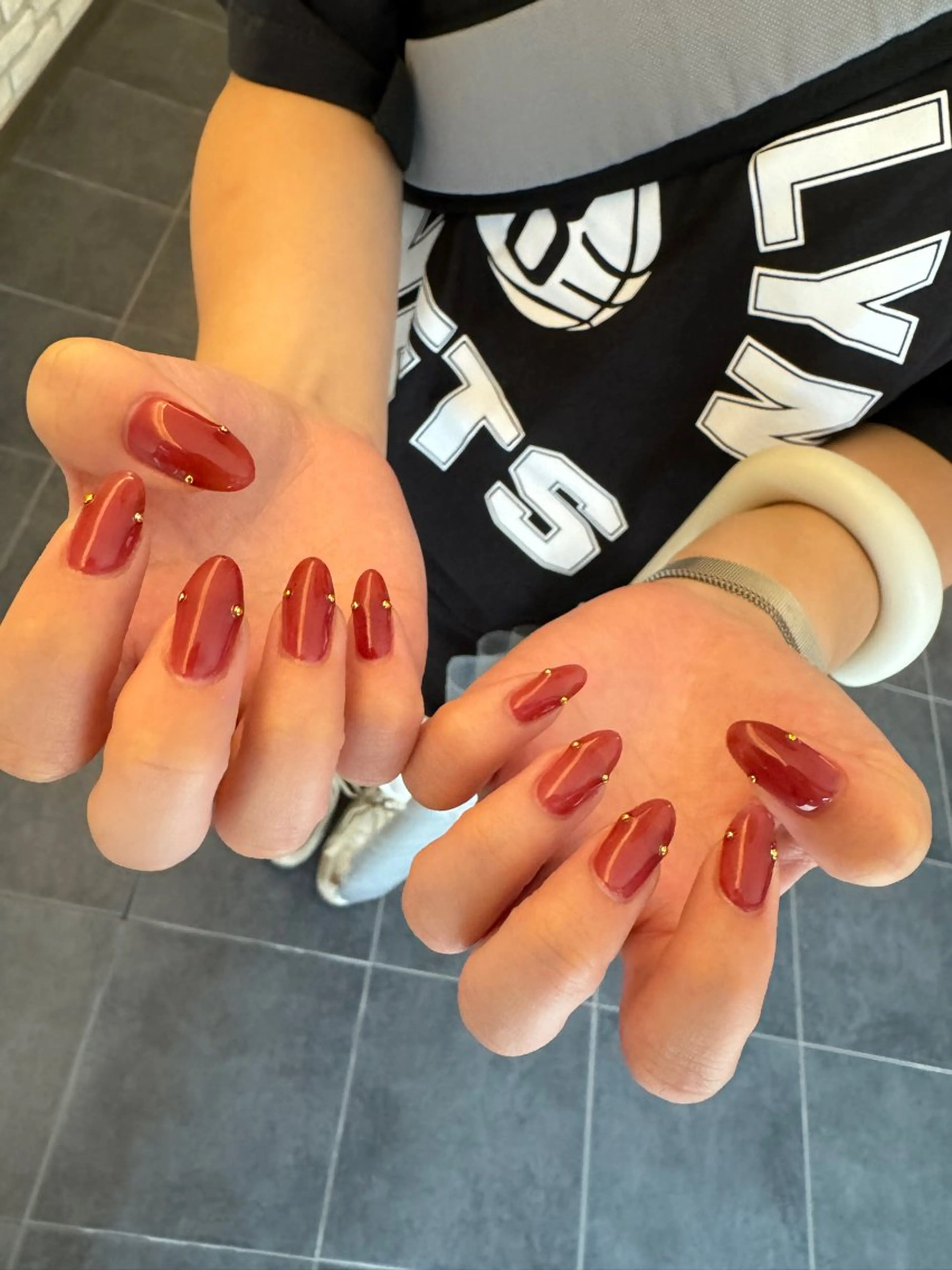 ネイル オーロラネイル 成人式 長さ出し フレンチネイル ジェルネイル ハンドネイル ハンドケア Lililas サロン&スクールのネイルデザイン