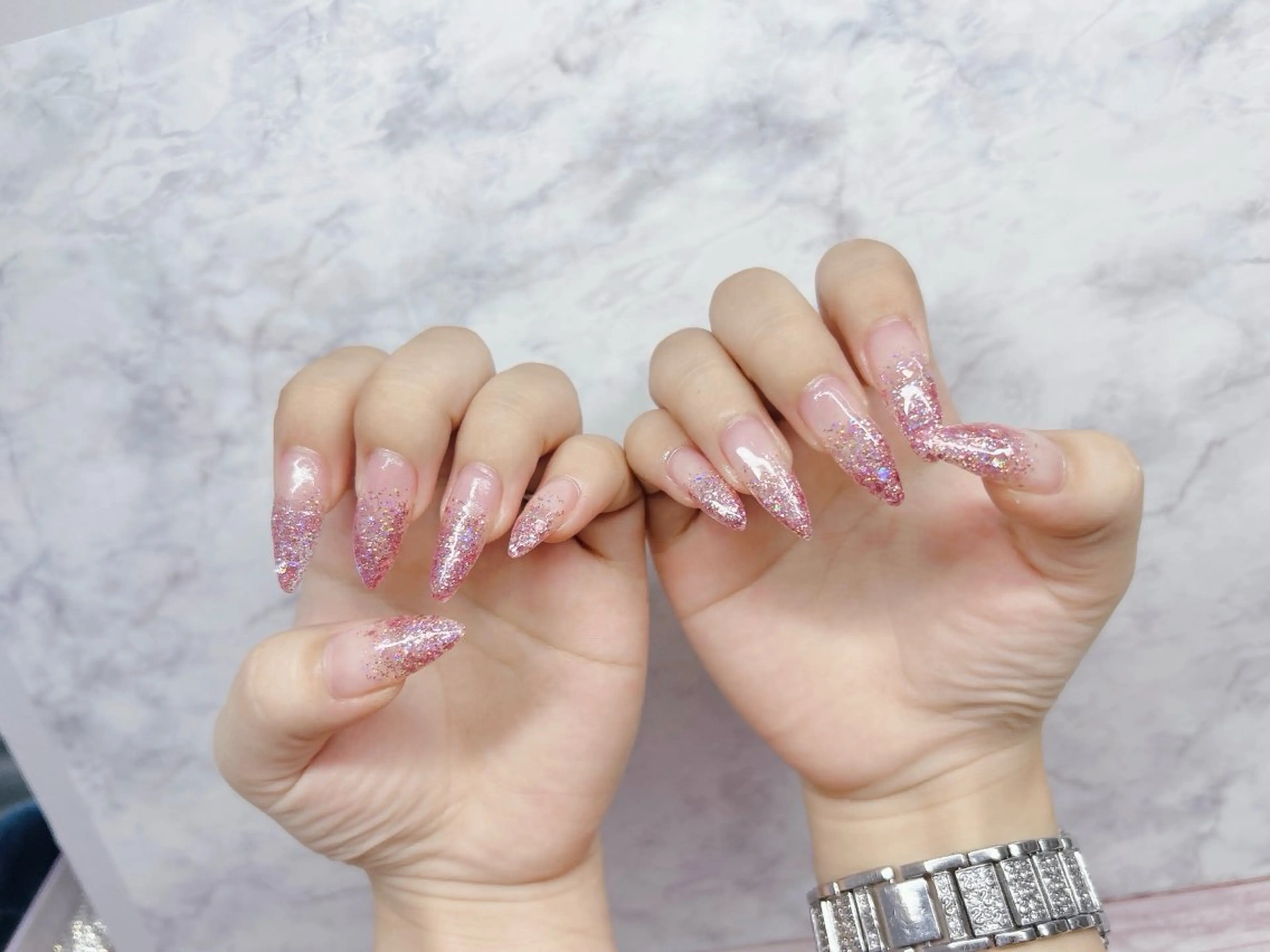 ネイル 長さ出し グラデーション ラメ(グリッター) ラメグラデーション MYu Beauty Salon YURIのネイルデザイン