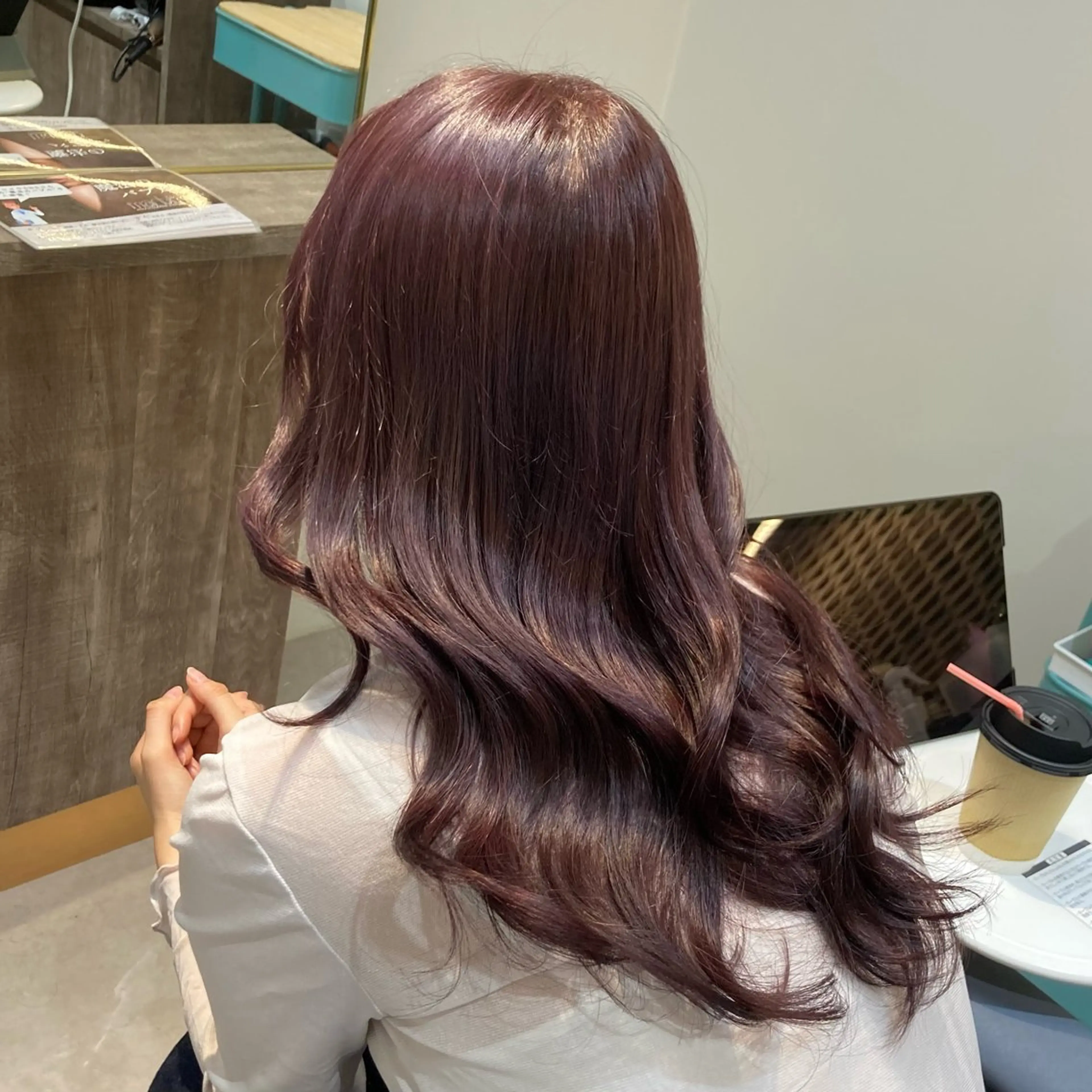 ロング カラー ブリーチ ブラウンカラー ピンクカラー ヘアカラー ピンクカラー🎀 米津 美佑のヘアスタイル