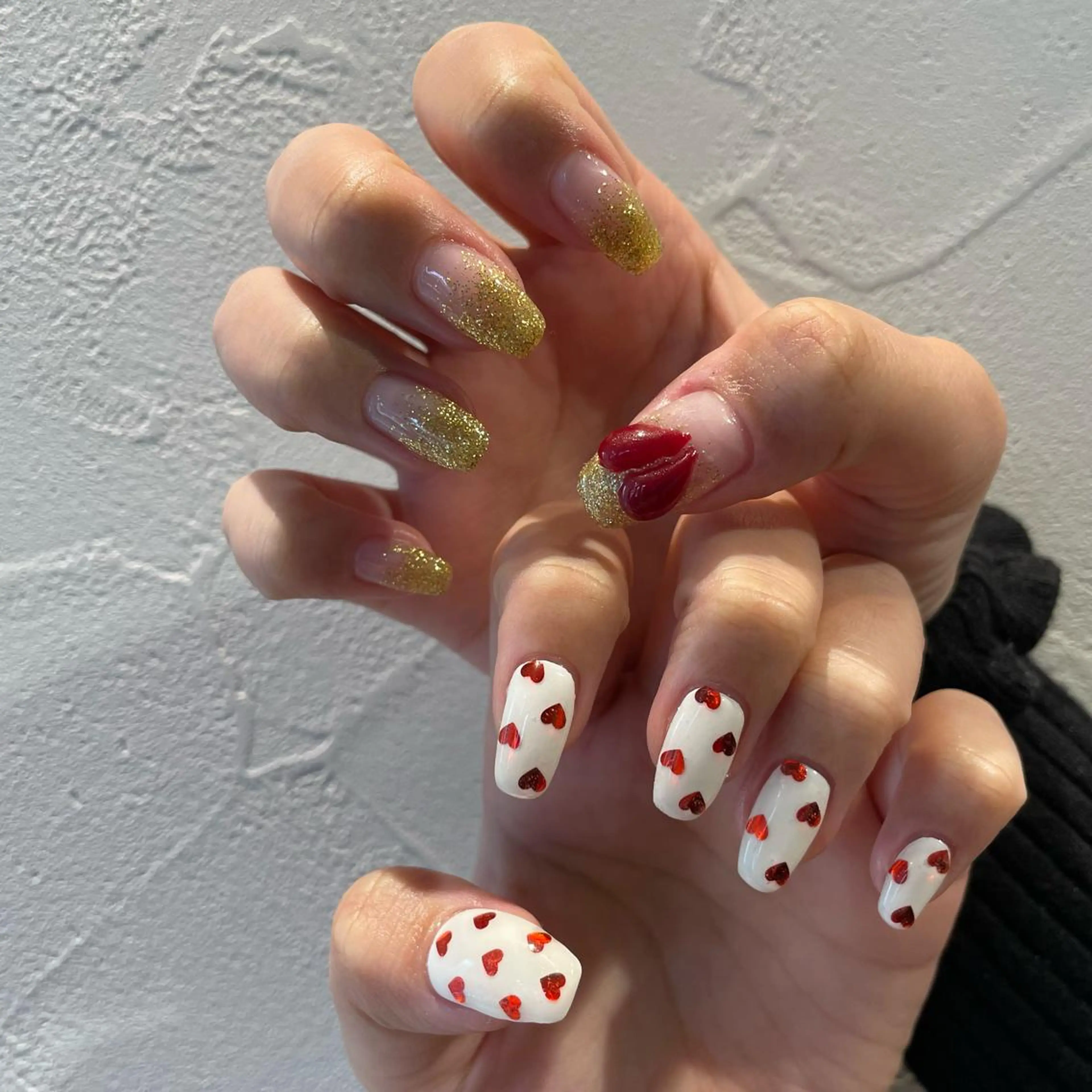 ネイル ゴールド ラメ(グリッター) ラメグラデーション バレンタイン ハンドネイル 佐藤 まりえのネイルデザイン
