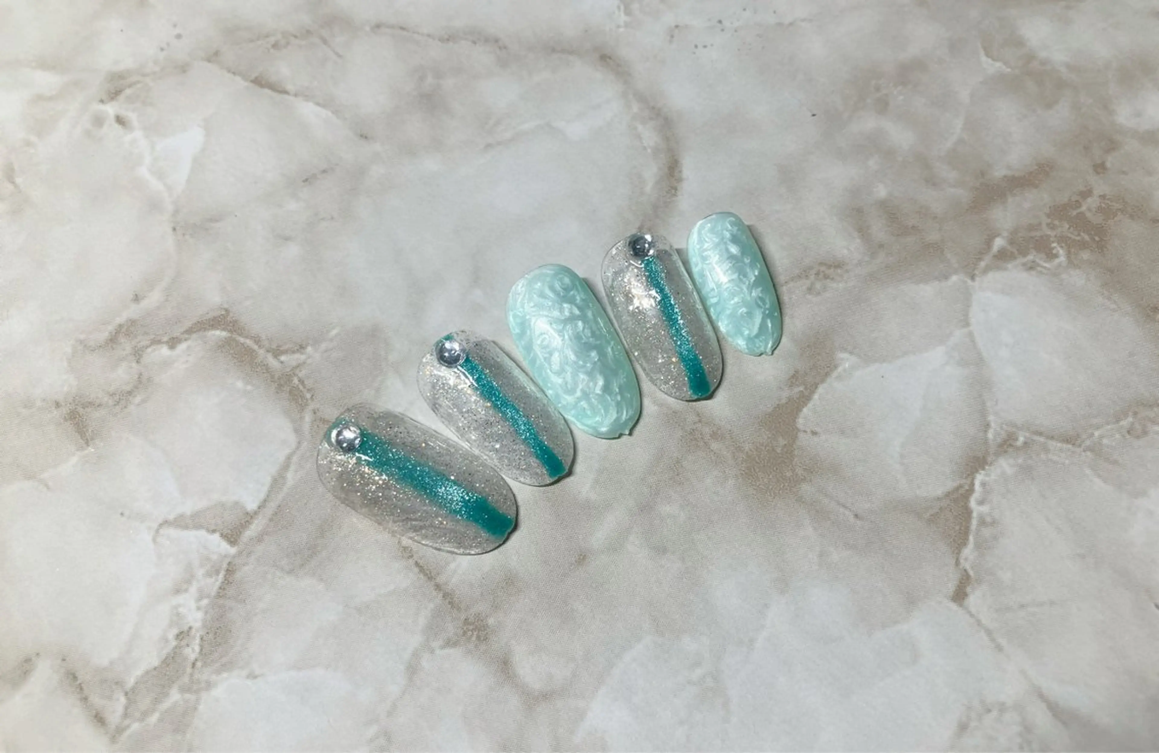 ネイル andulte MAIのネイルデザイン