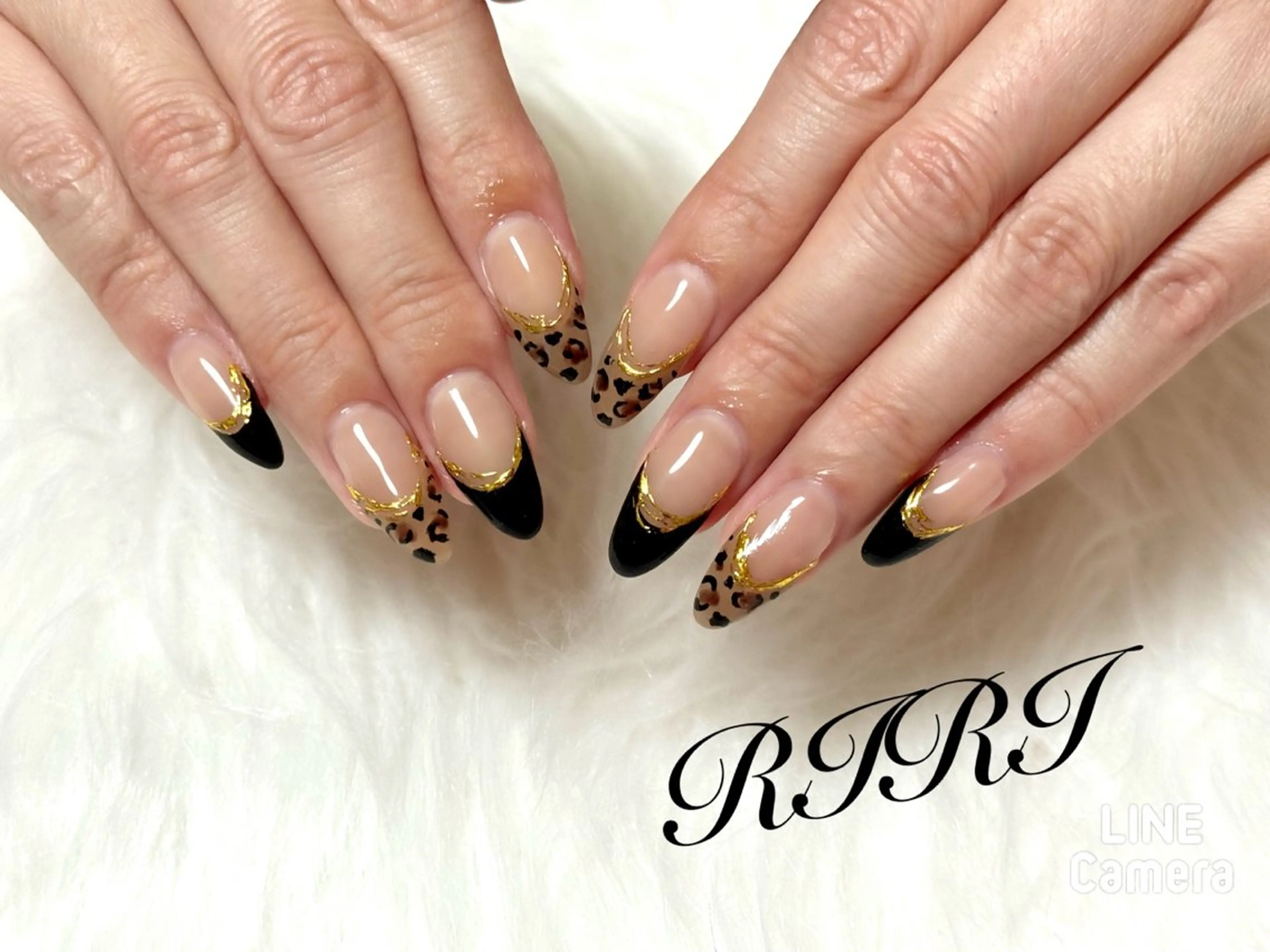 ネイル アニマル柄 フレンチネイル ジェルネイル キラキラネイル ショートネイル ハンドネイル riri オーナーのネイルデザイン