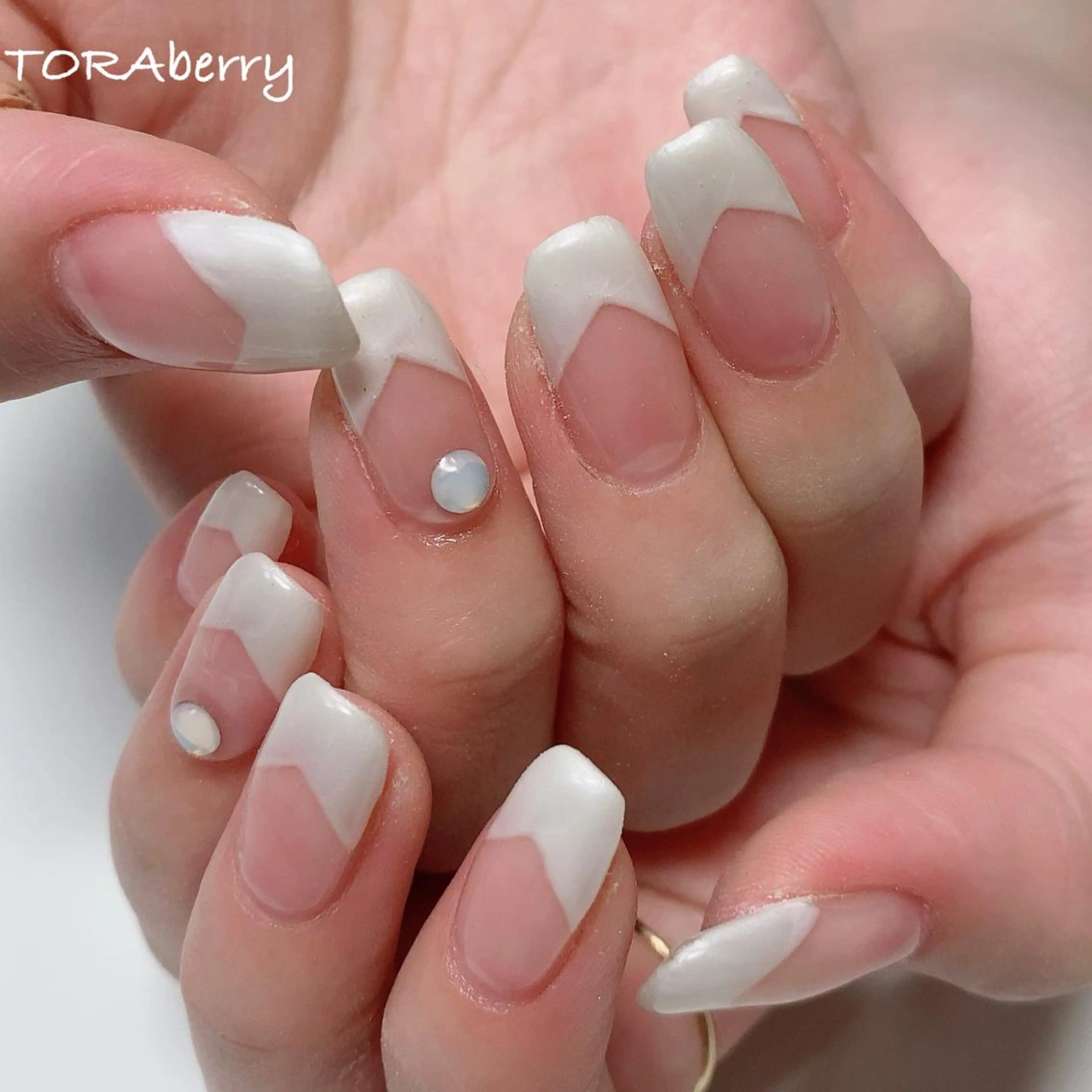 ネイル フレンチネイル ハンドネイル ネイリスト なつみのネイルデザイン