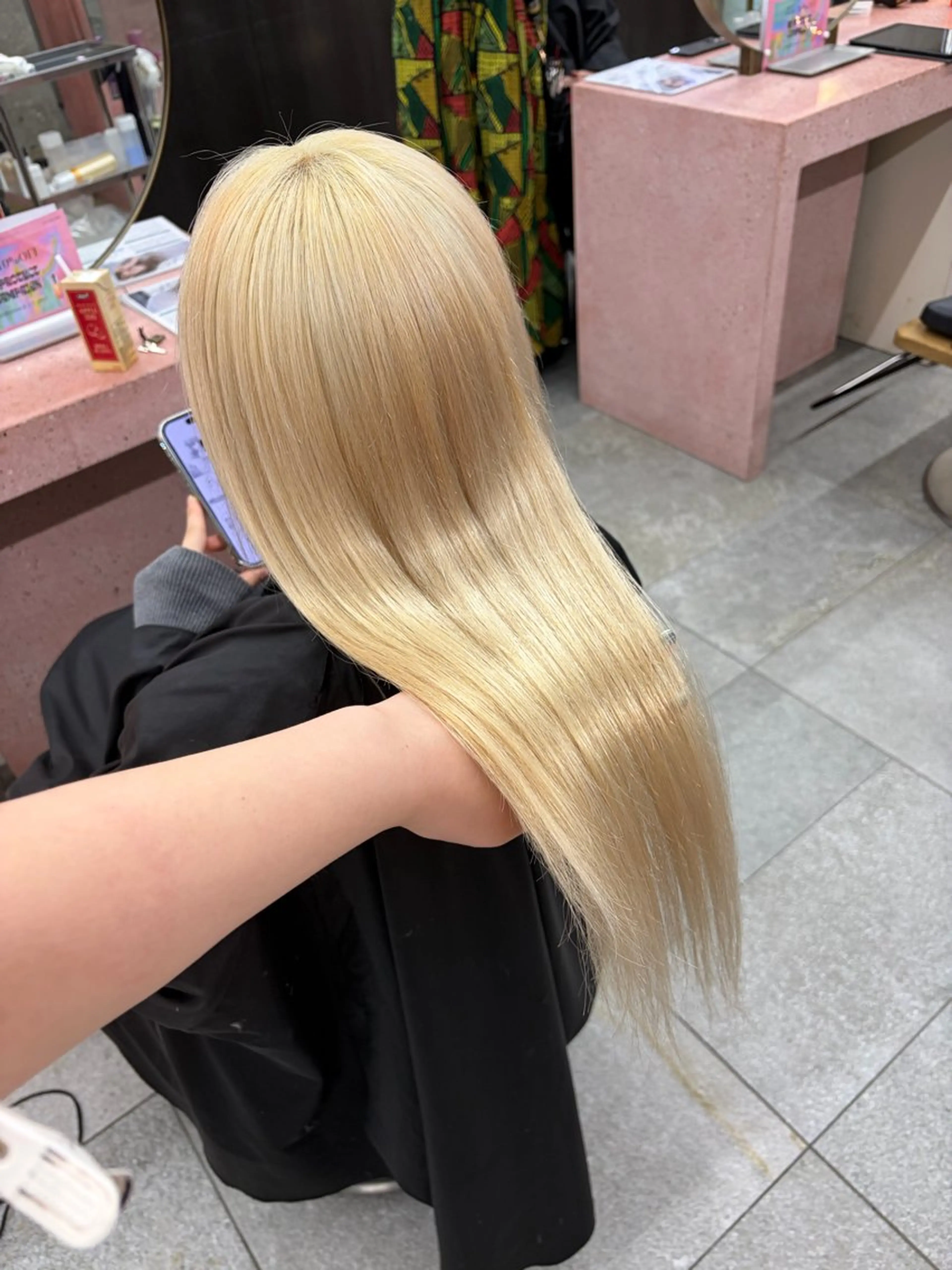 セミロング カット ヘアカラー トリートメント 鈴木瑛里／ブロンド ベージュ／男女のヘアスタイル