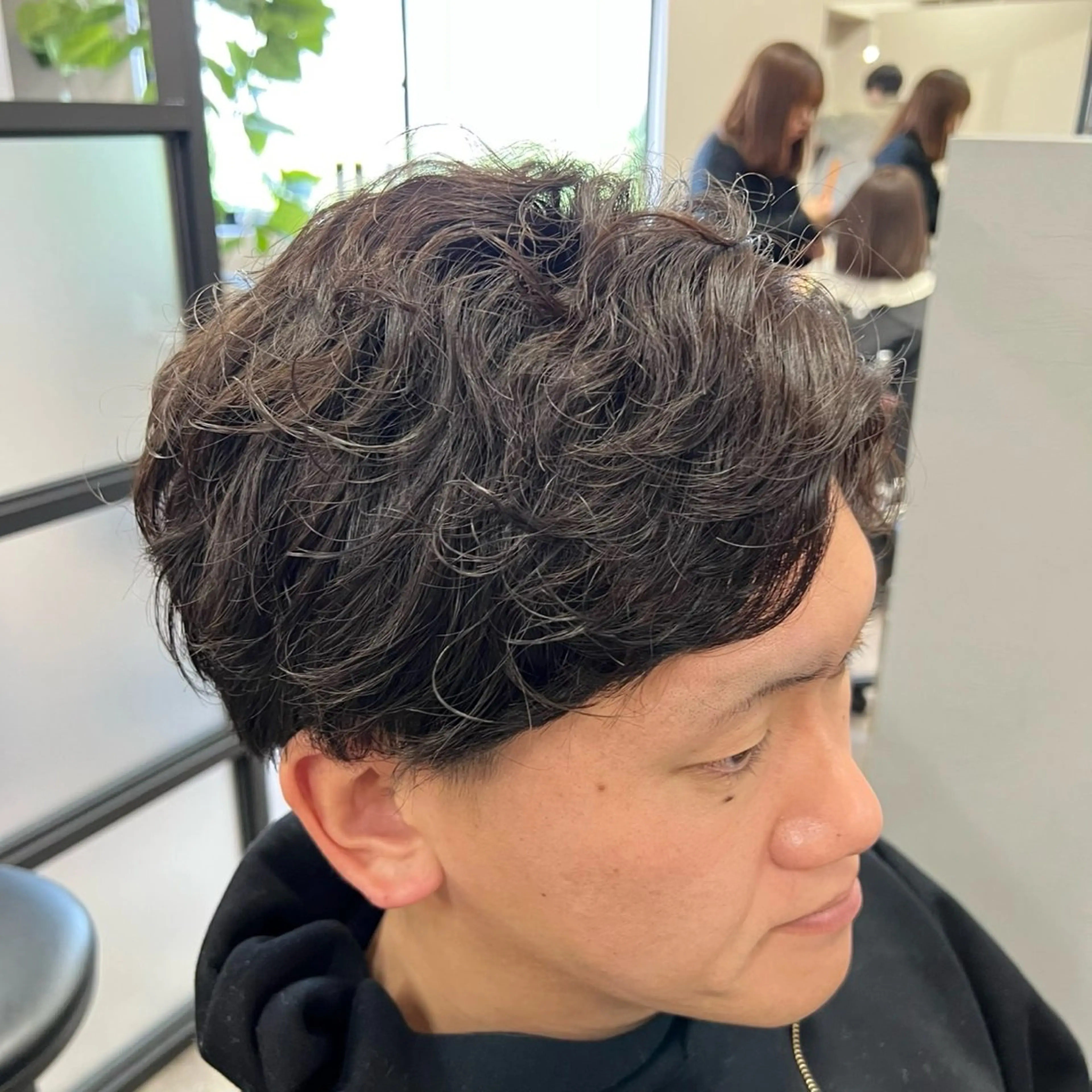 ⚠️限定価格70％オフ⚠️【骨格】【顔型】診断付きメンズパーマ👦🏻🌀　耳に少しかかる長さのミディアム前髪なし❌の写真