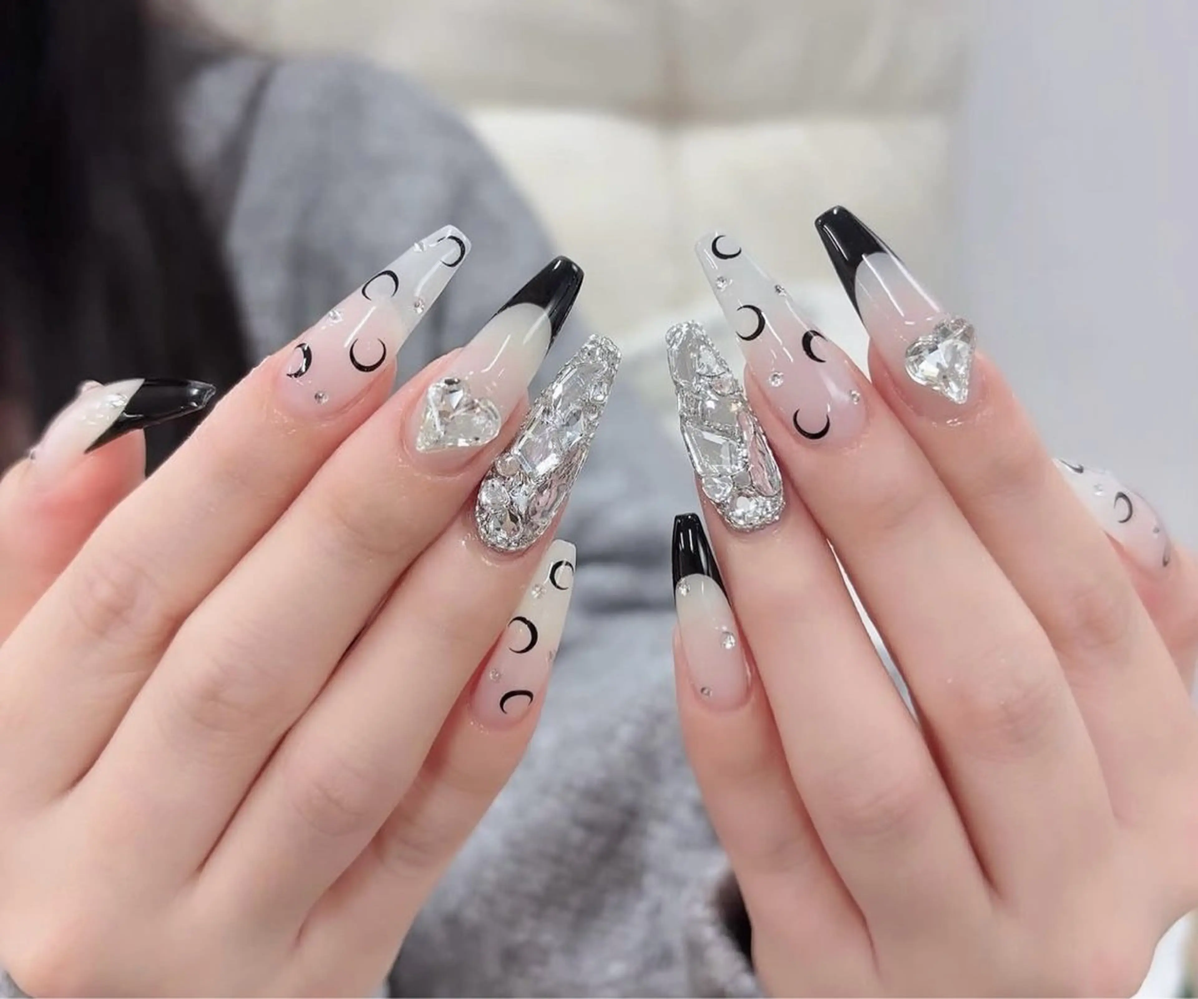 ネイル グラデーション キラキラネイル ワンカラーネイル 冬ネイル Jenn Nail Salonのネイルデザイン