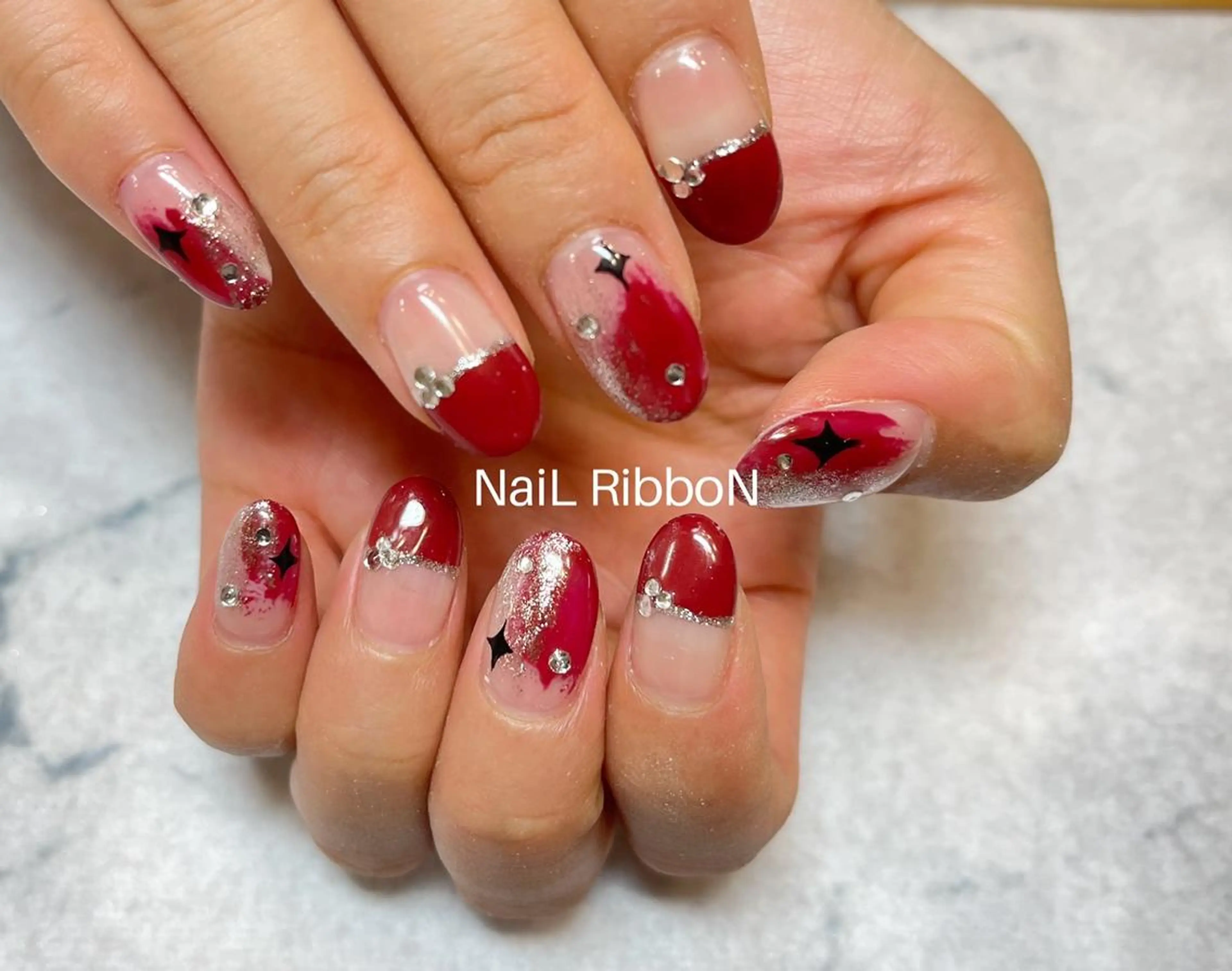 ネイル ネイルリボン 受付スタッフのネイルデザイン
