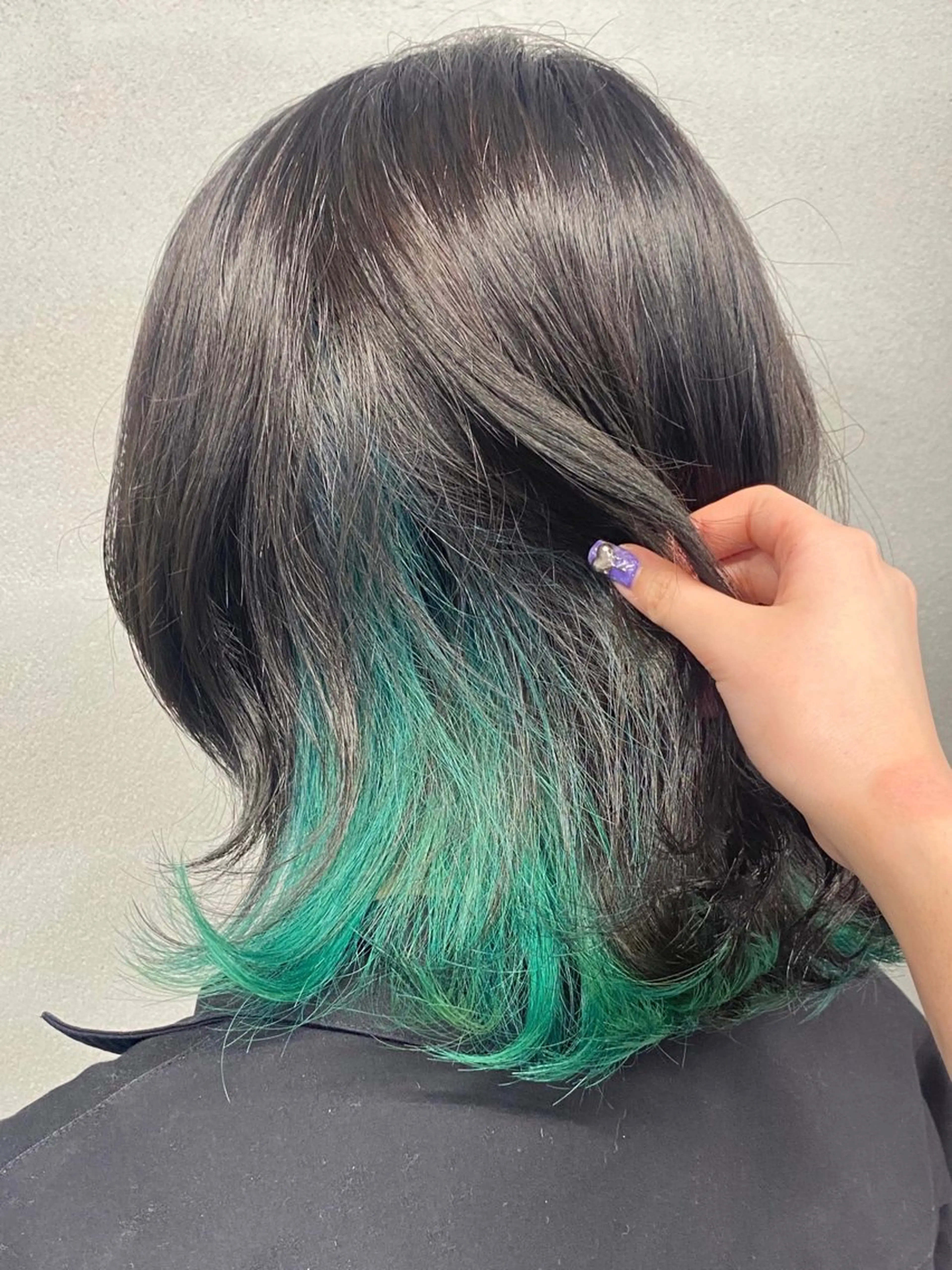 ミディアム カラー ブリーチ ブルーカラー デザインカラー イヤリングカラー インナーカラー カット ヘアカラー 柏 デザインカラー/ レイヤー🐣シオリのヘアスタイル