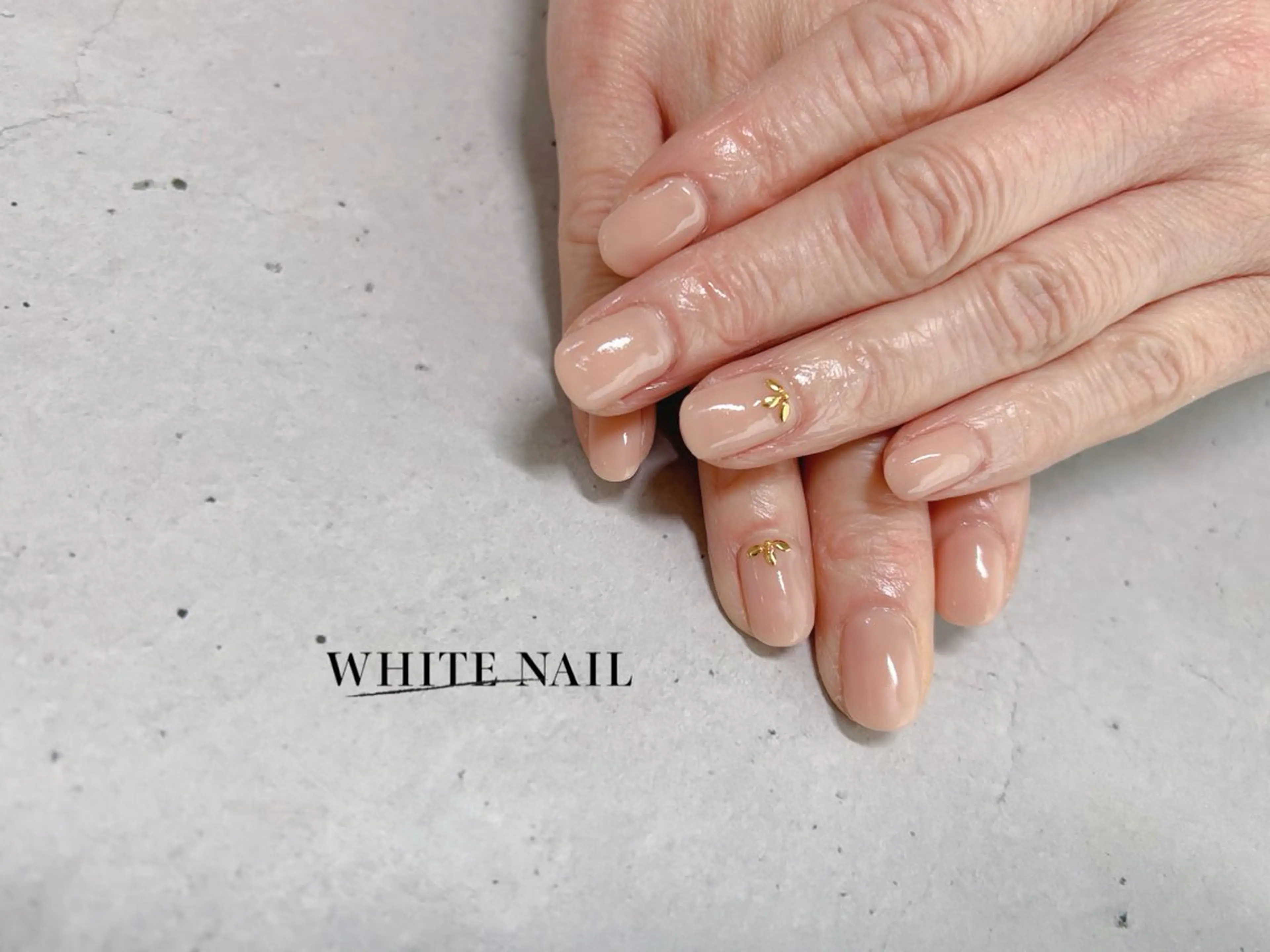 ネイル ワンカラーネイル ハンドネイル WHITE NAIL ホワイトネイルのネイルデザイン