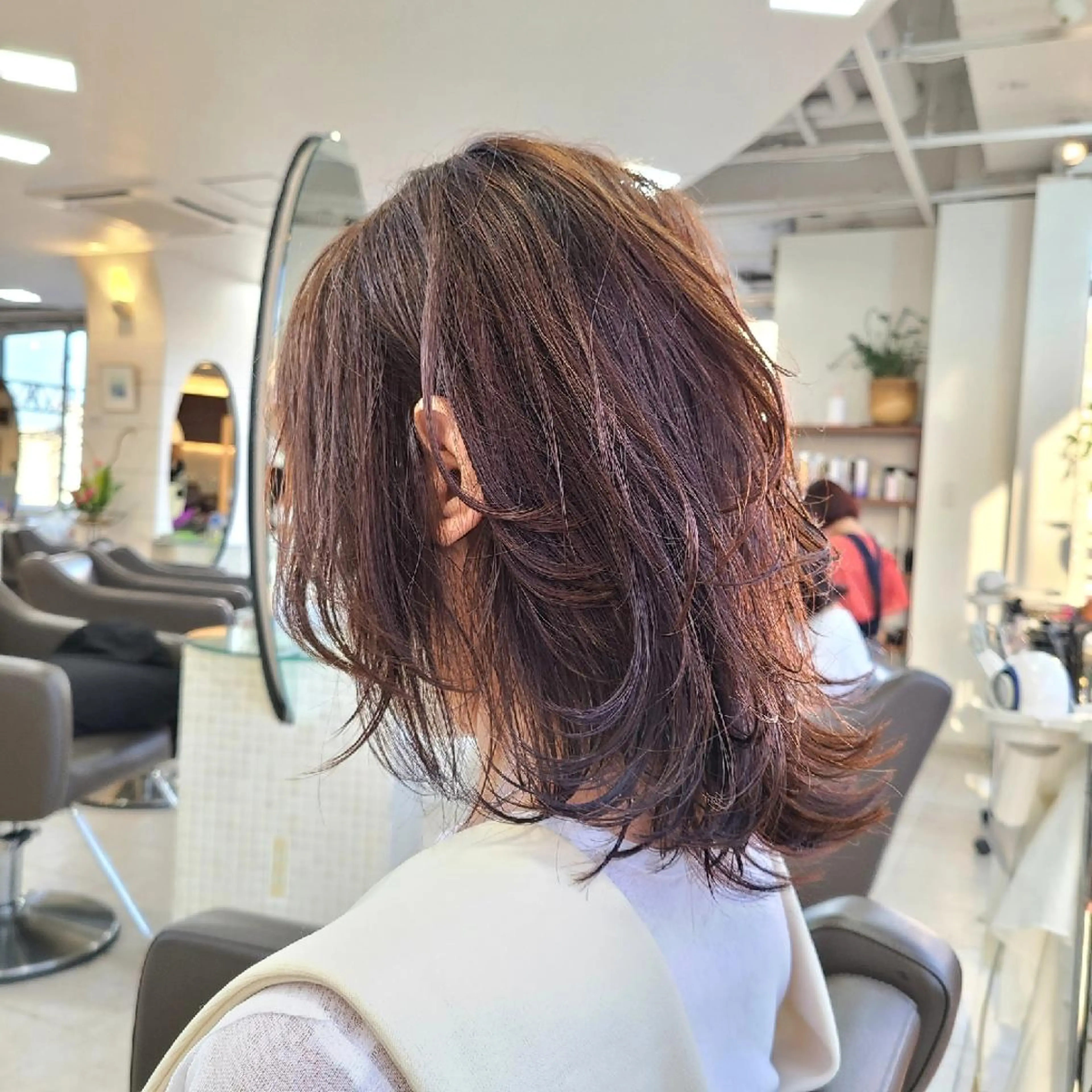 ミディアム カット ヘアカラー トリートメント GO TODAYシェアサロン岡山店所属・🎗️髪質改善・美髪 艶髪🥇小西邦生のヘアスタイル