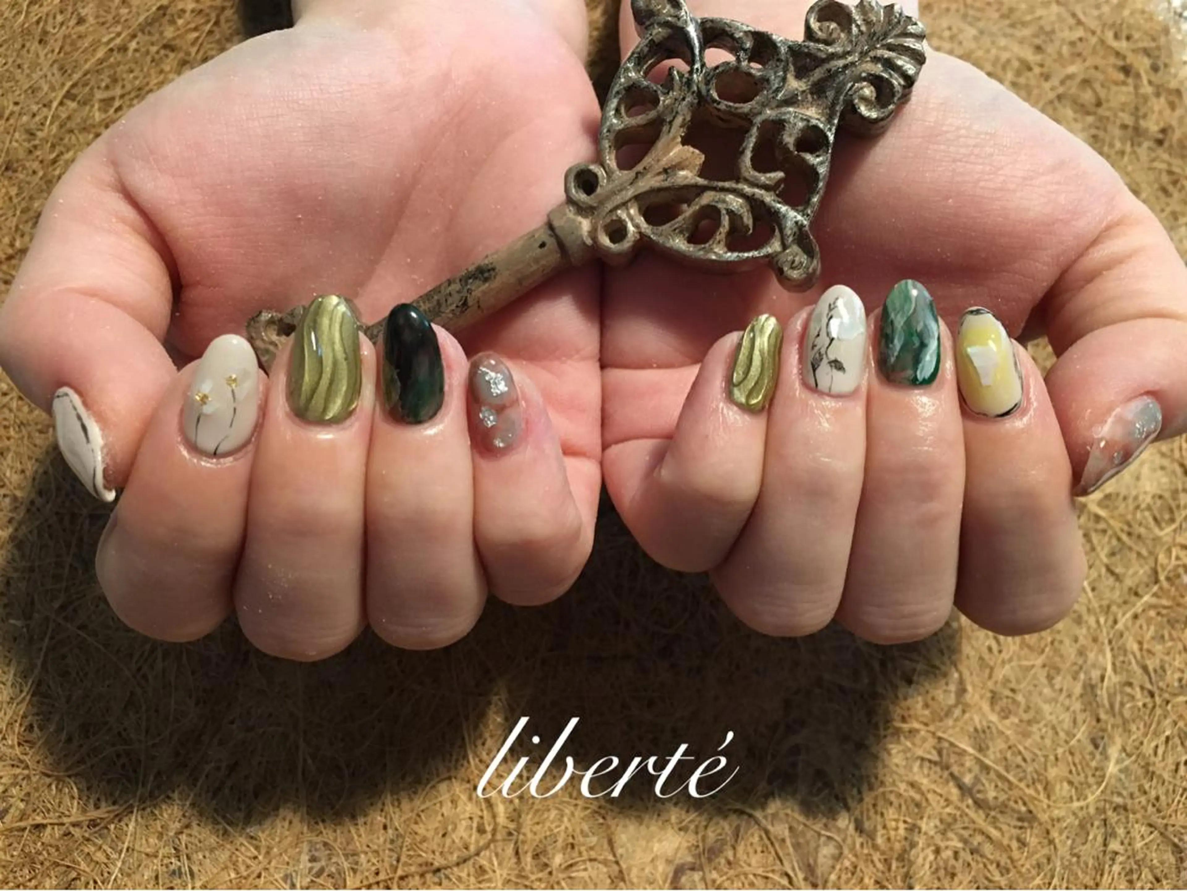 ネイル liberté (リベルテ)のネイルデザイン