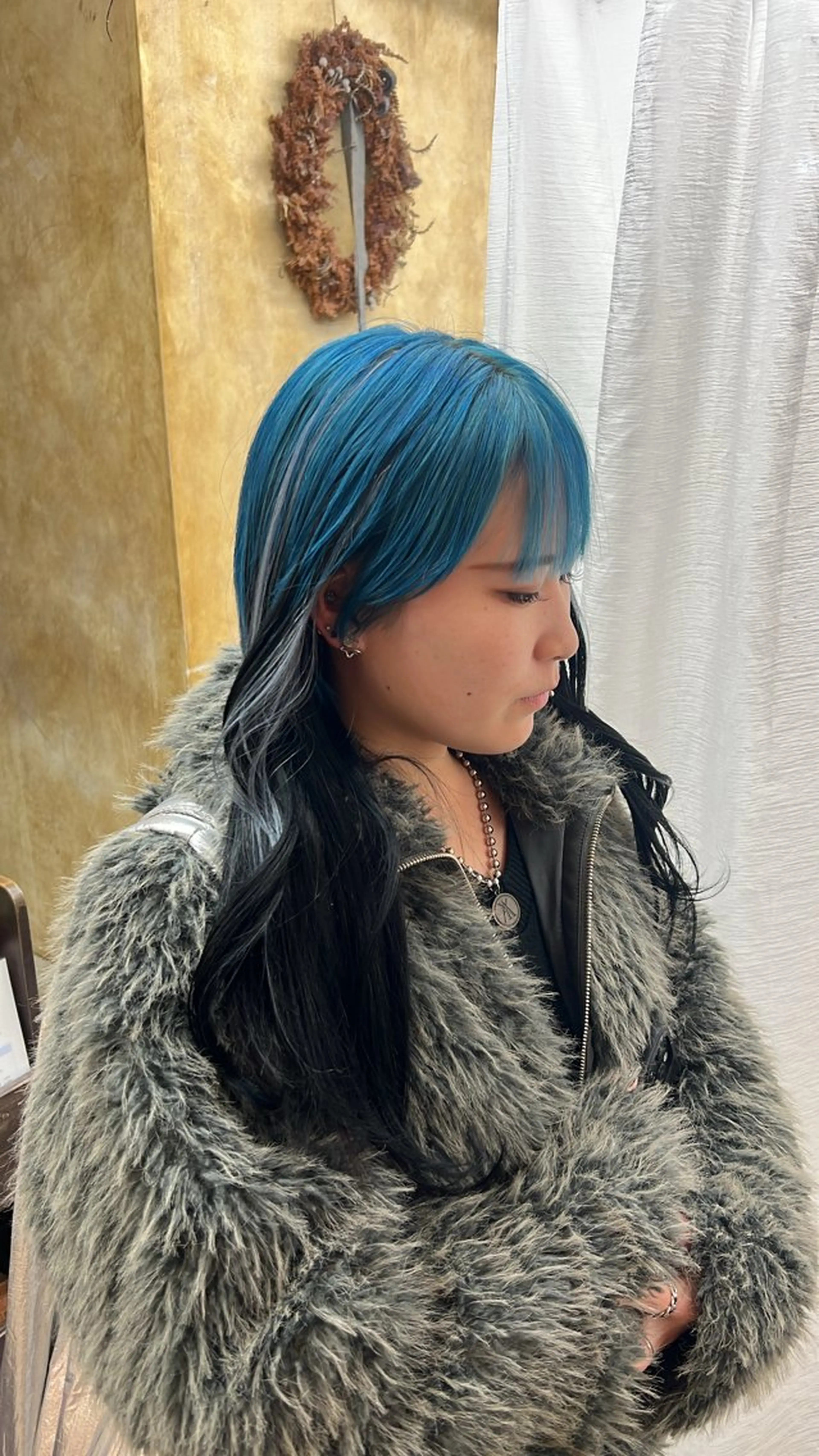 ロング エクステ ヘアカラー トリートメント ともざねゆか UniQのヘアスタイル